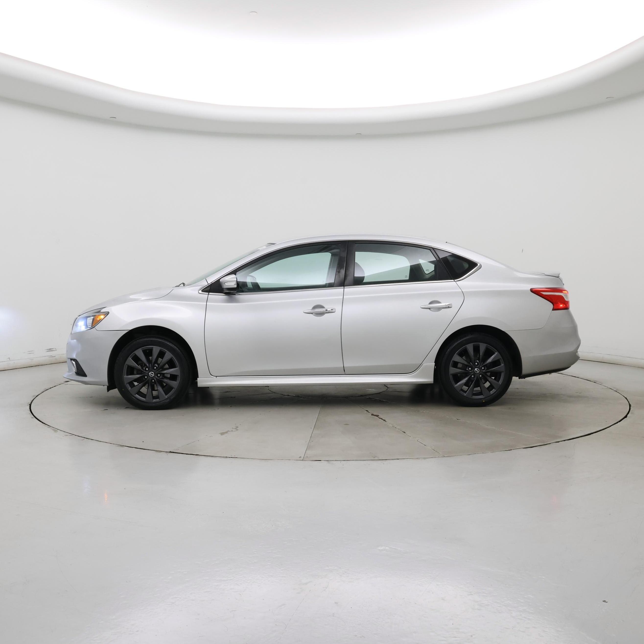 Thumbnail: 2017 Nissan Sentra - 3