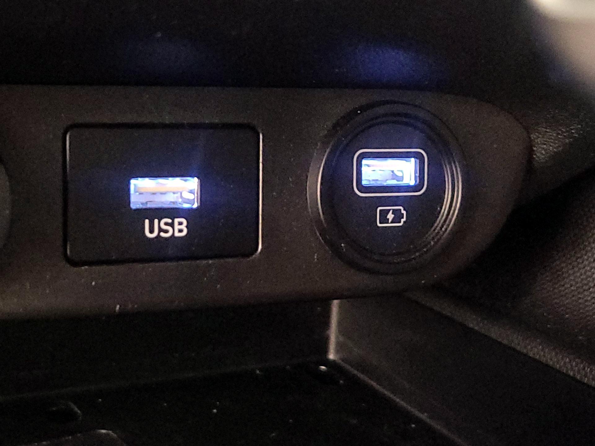 Thumbnail: 2021 Hyundai Elantra - 18