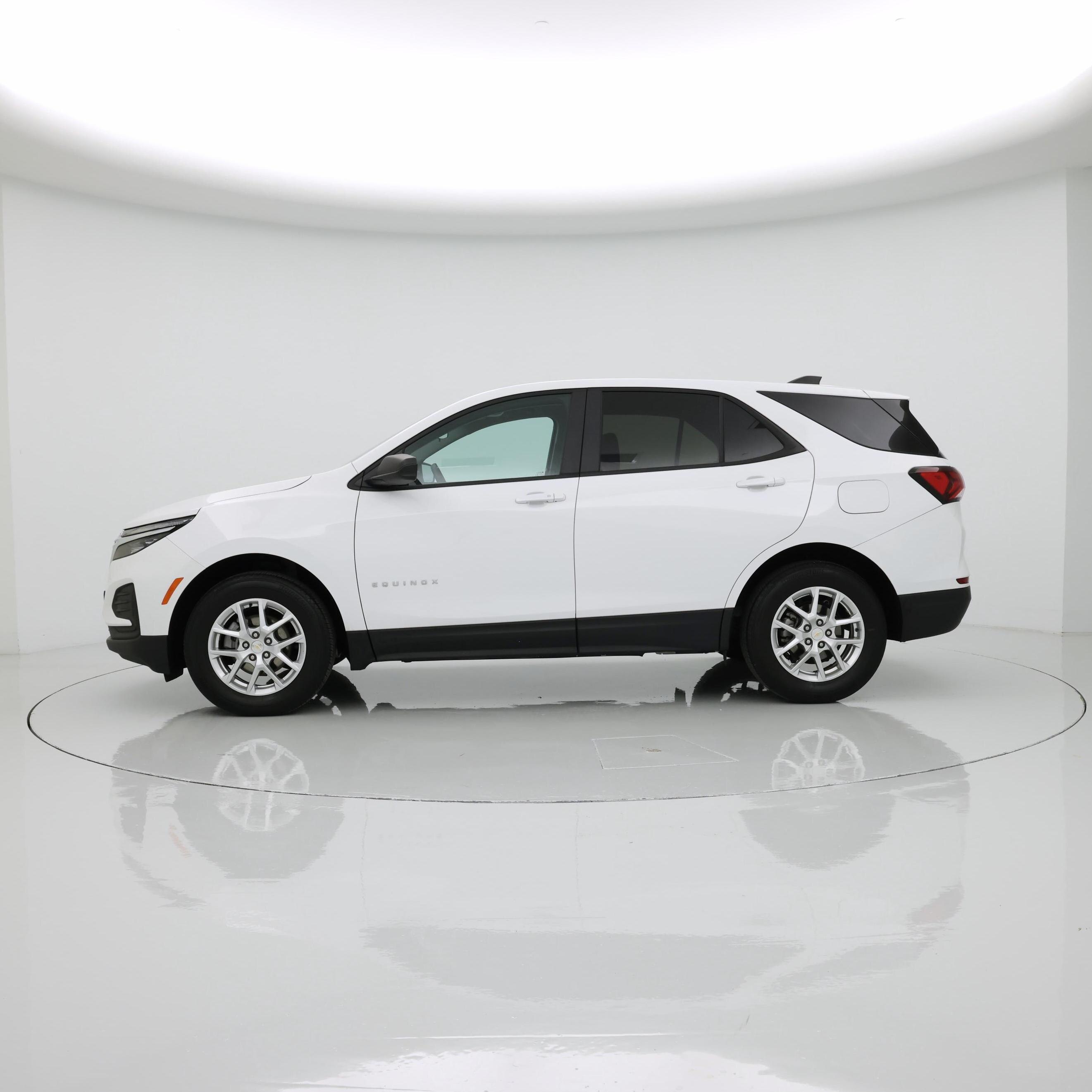 Thumbnail: 2024 Chevrolet Equinox - 3