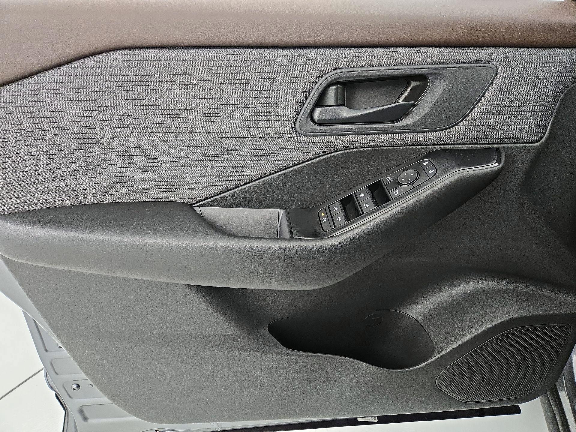 Thumbnail: 2023 Nissan Rogue - 12