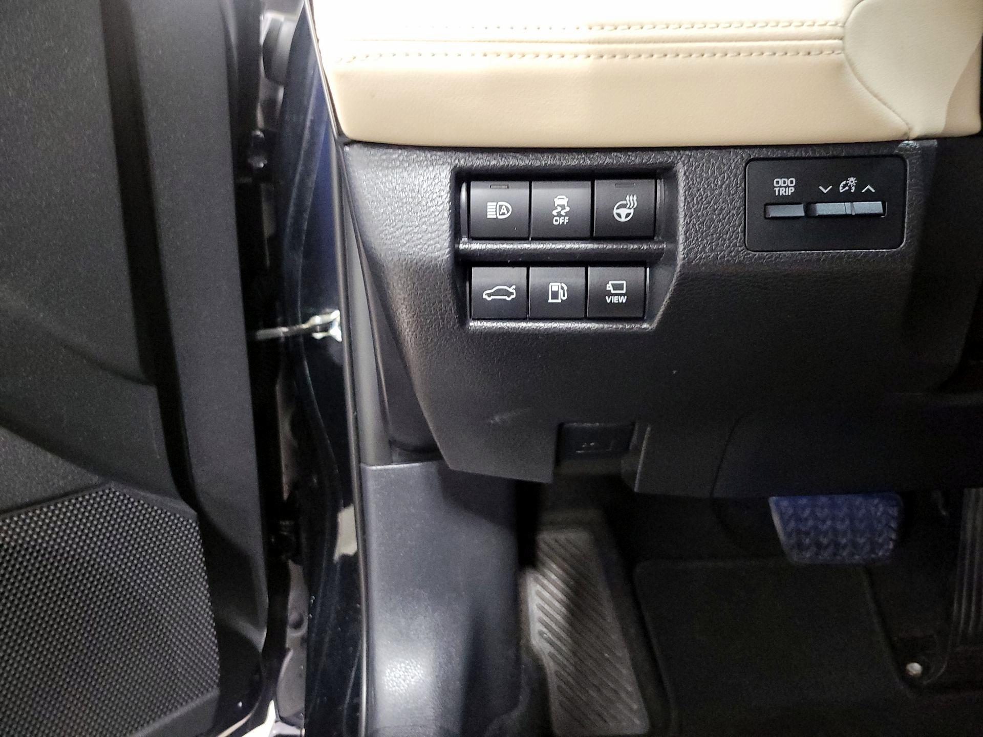 Thumbnail: 2019 Toyota Avalon - 13