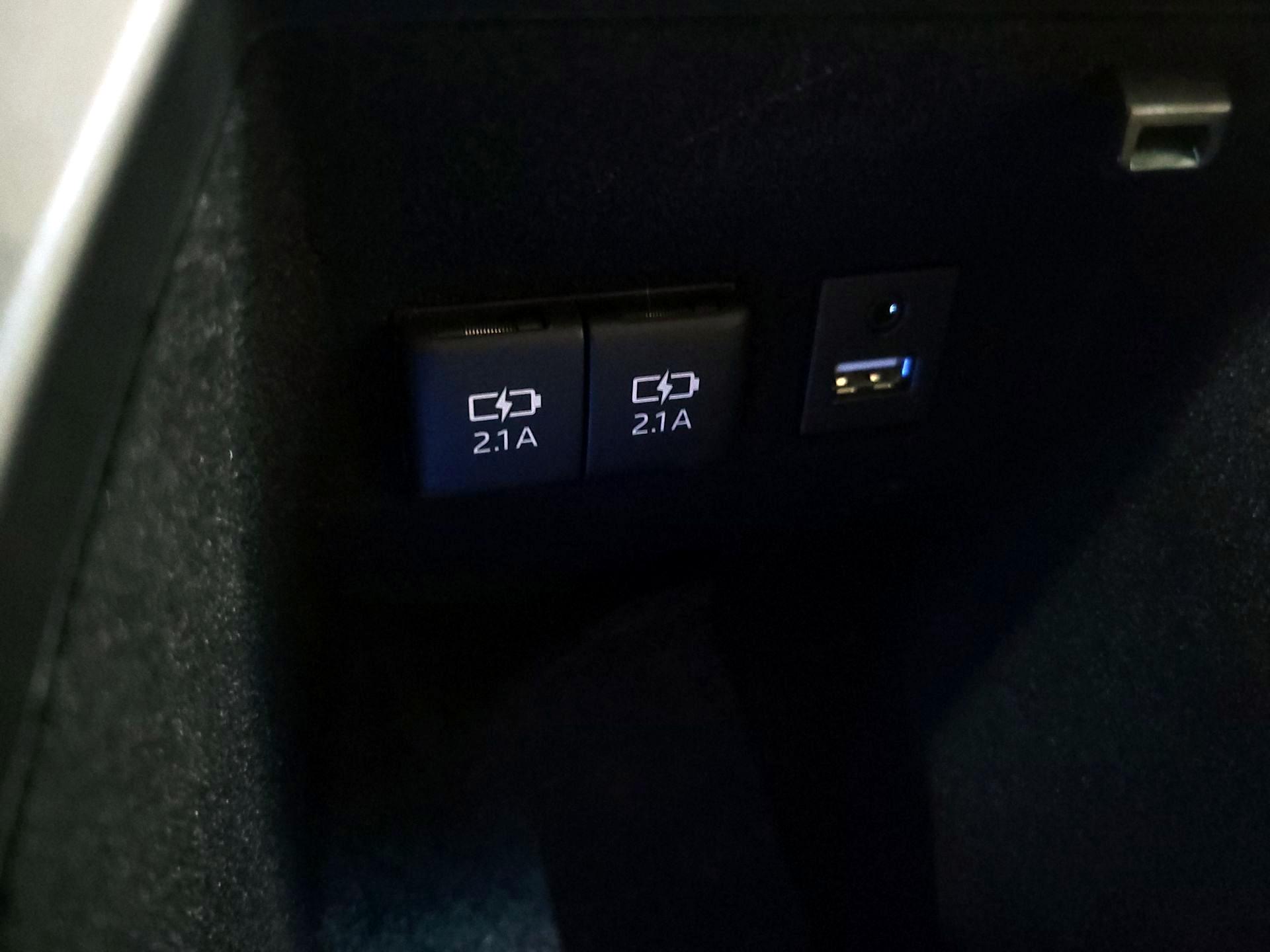 Thumbnail: 2019 Toyota Avalon - 19