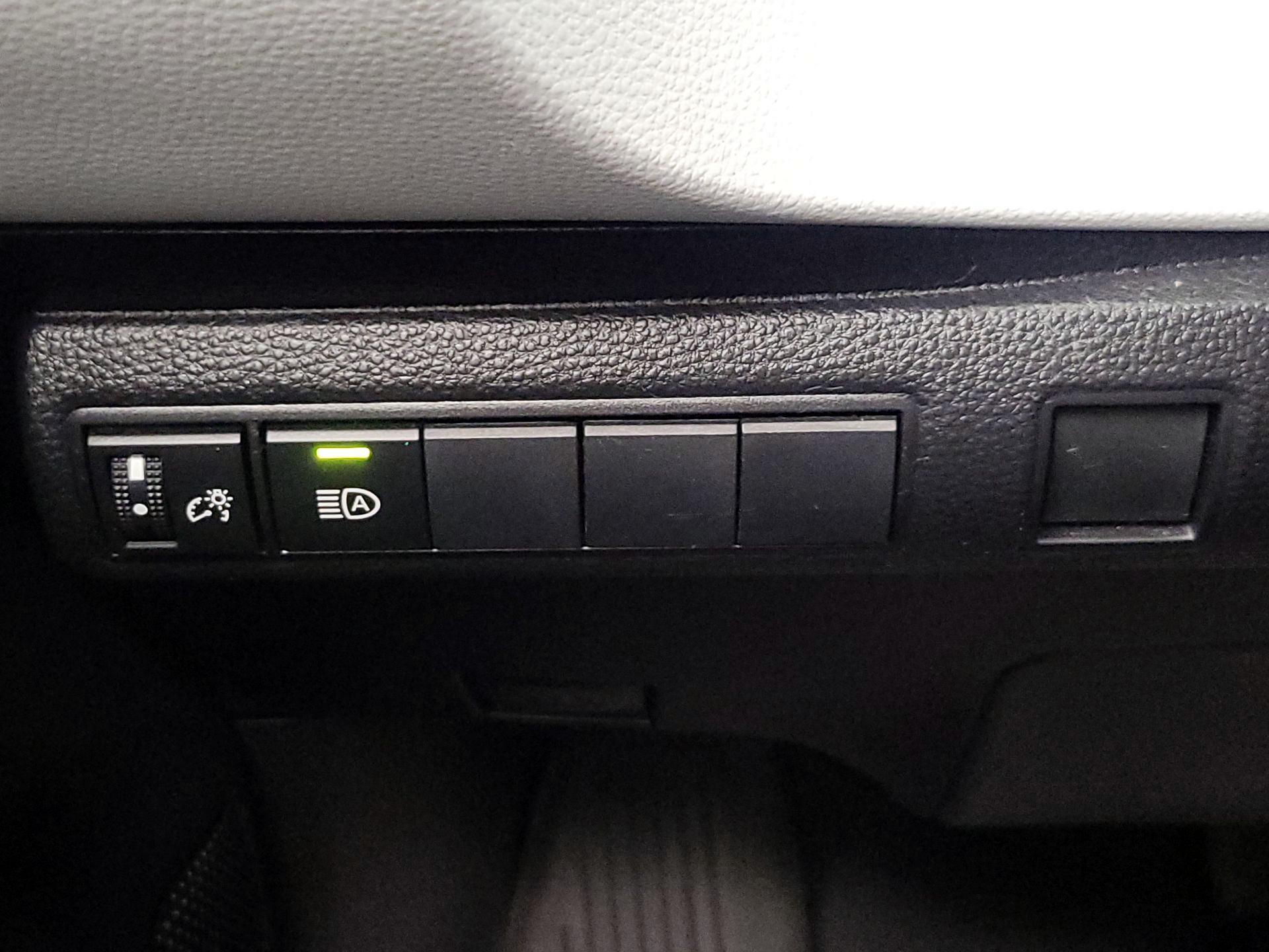 Thumbnail: 2022 Toyota Corolla - 13