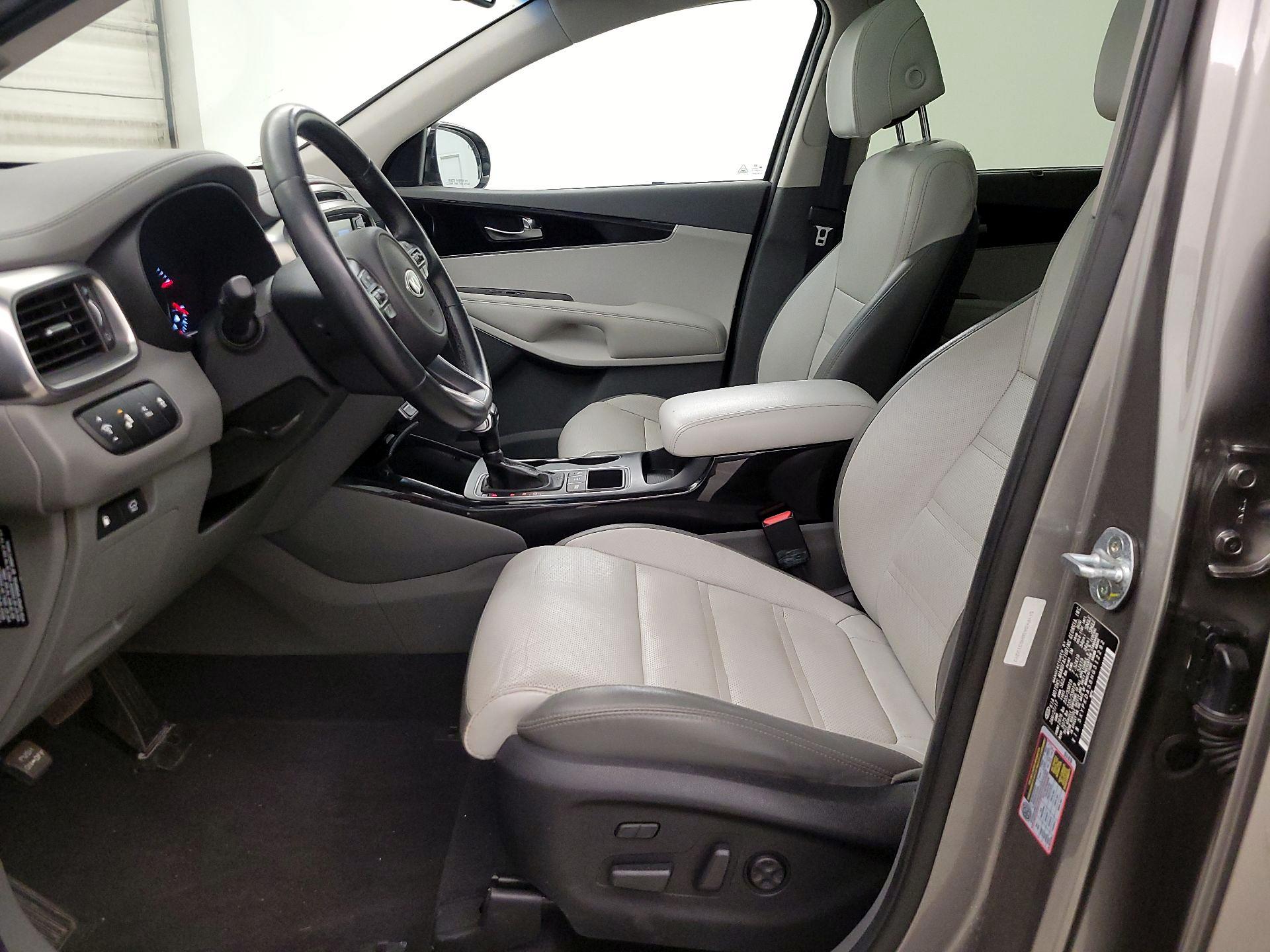 Thumbnail: 2017 Kia Sorento - 11