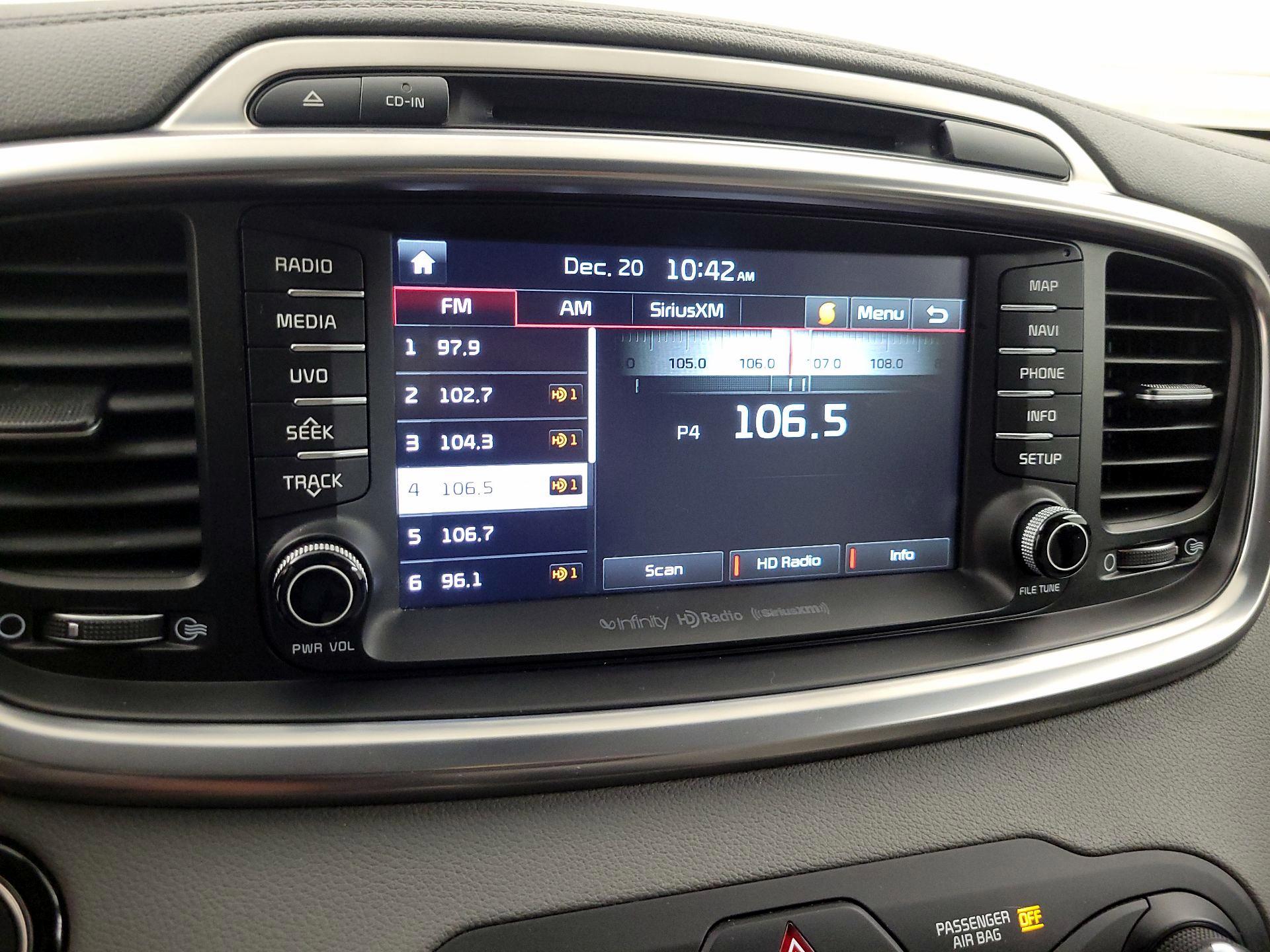 Thumbnail: 2017 Kia Sorento - 16