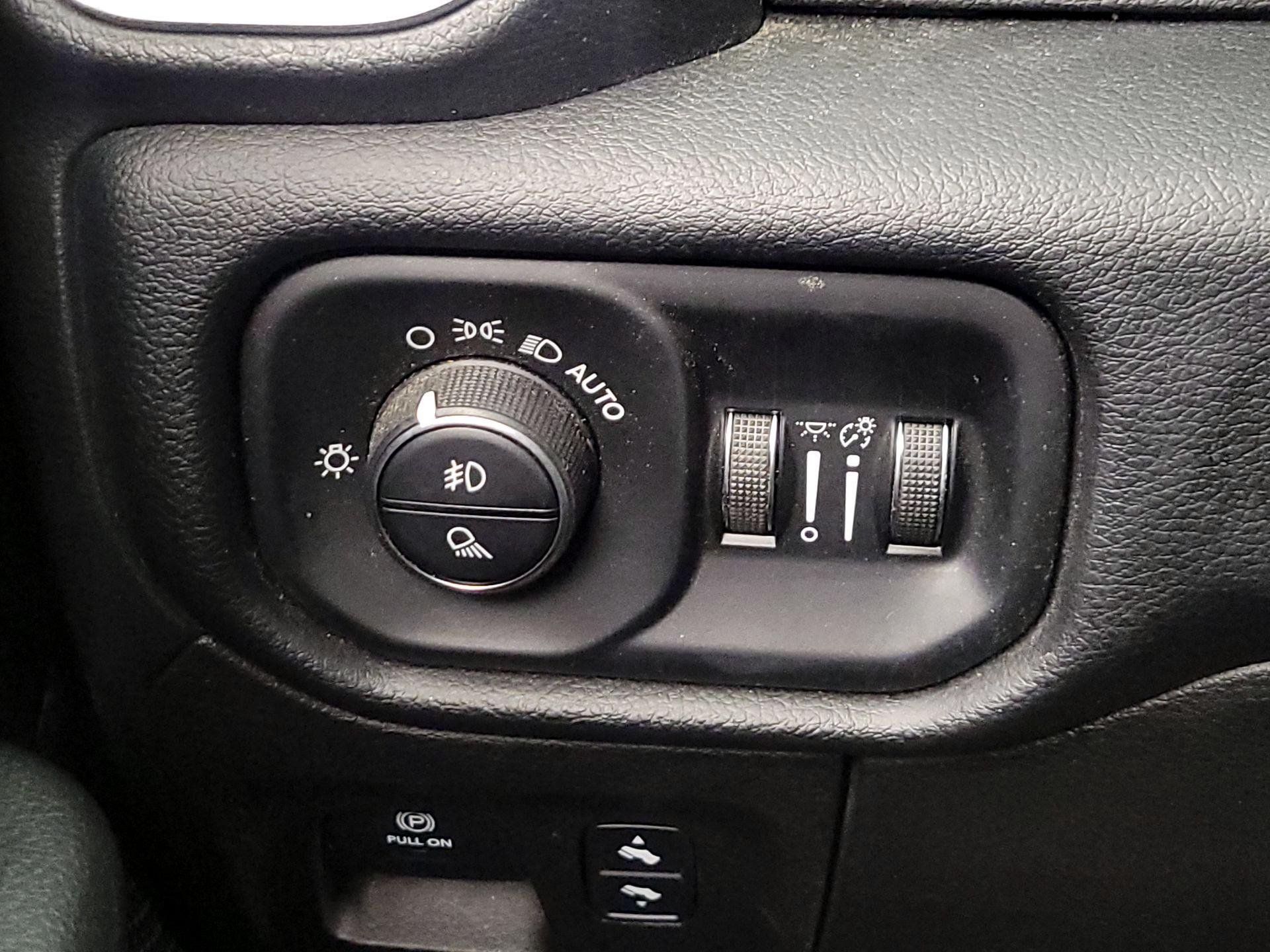 Thumbnail: 2019 RAM 1500 - 13