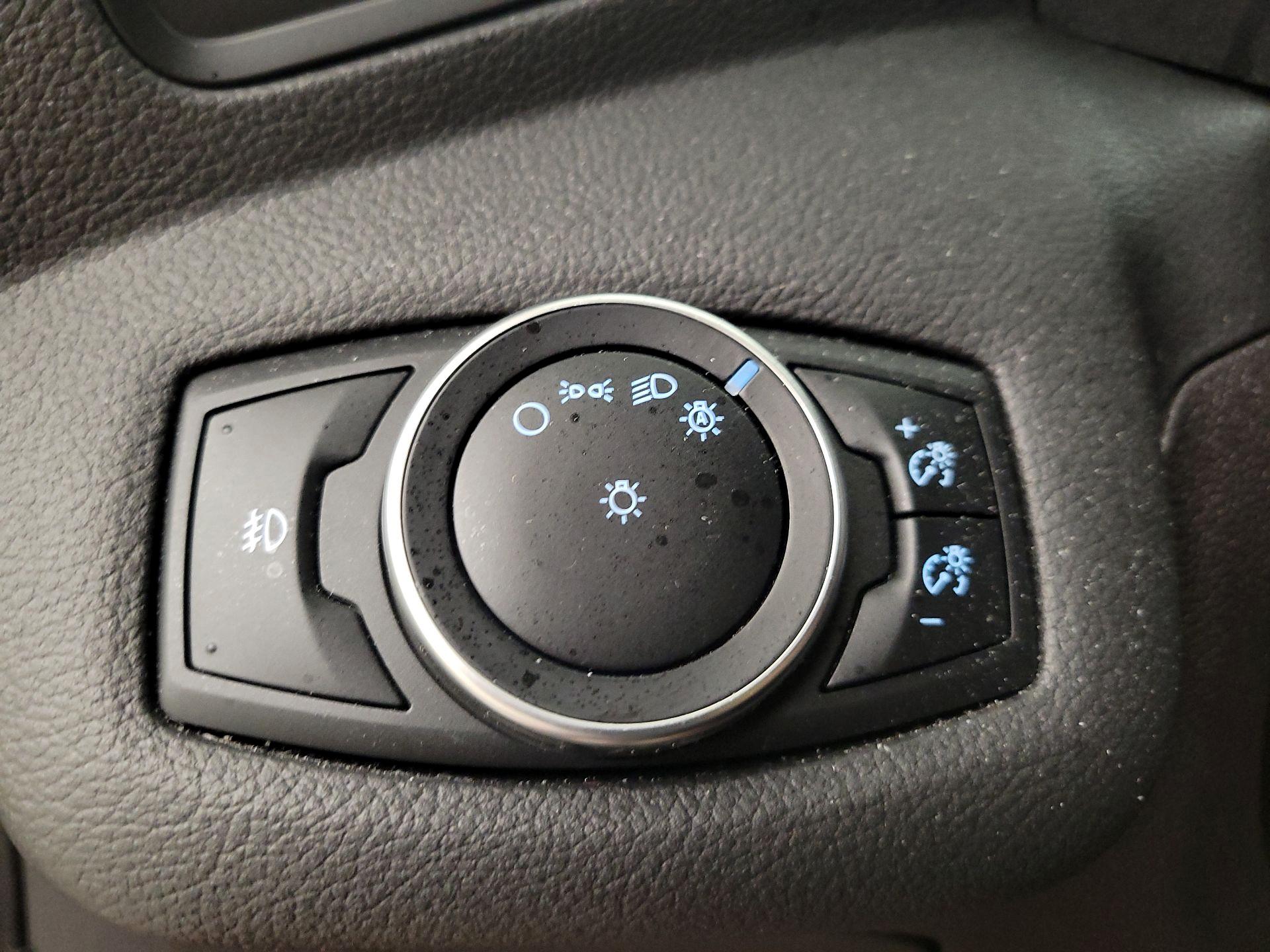 Thumbnail: 2016 Ford Escape - 13