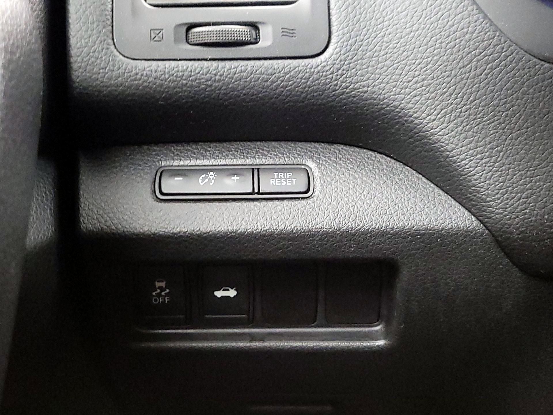 Thumbnail: 2014 Nissan Altima - 13