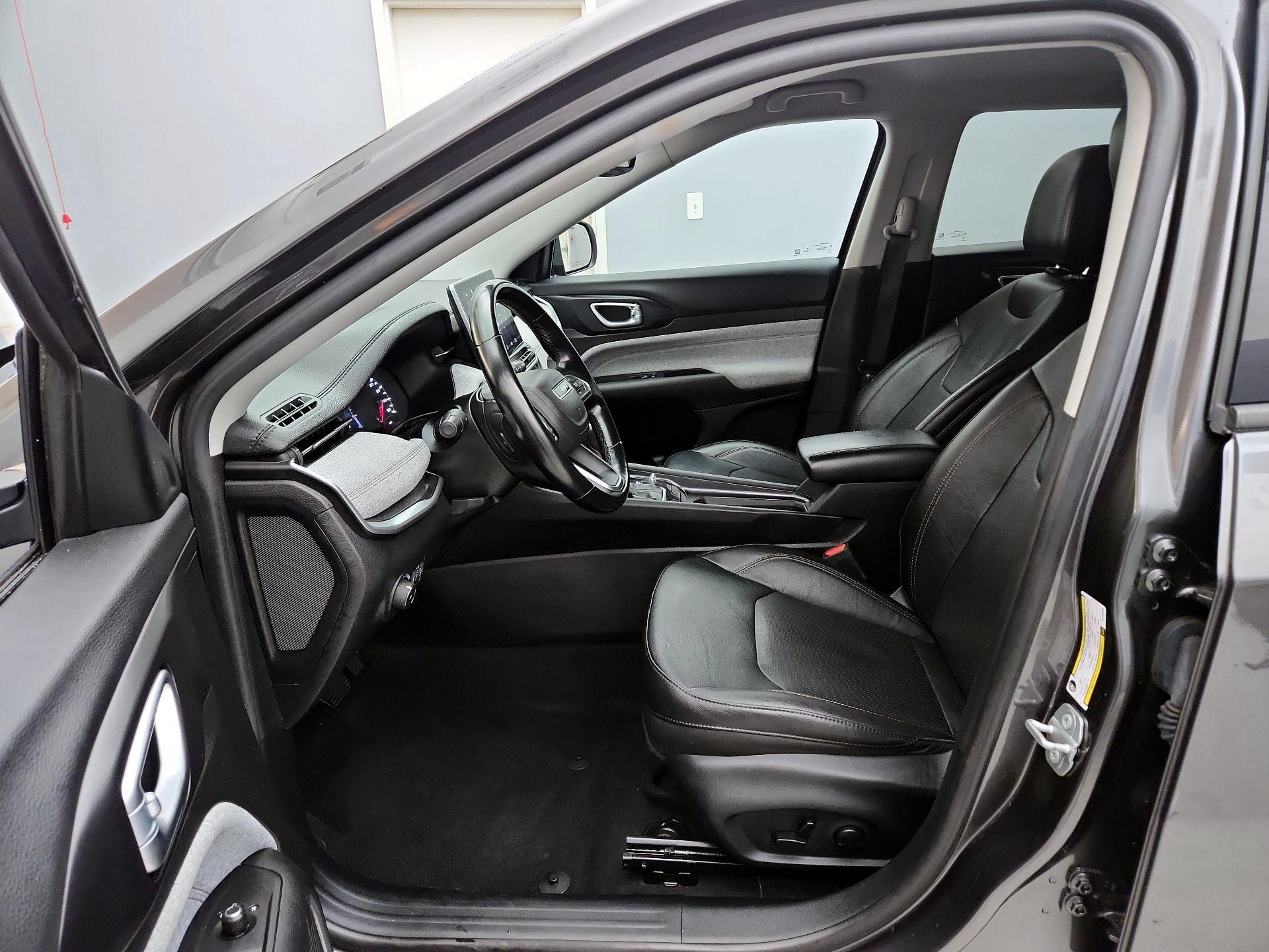 Thumbnail: 2022 Jeep Compass - 11