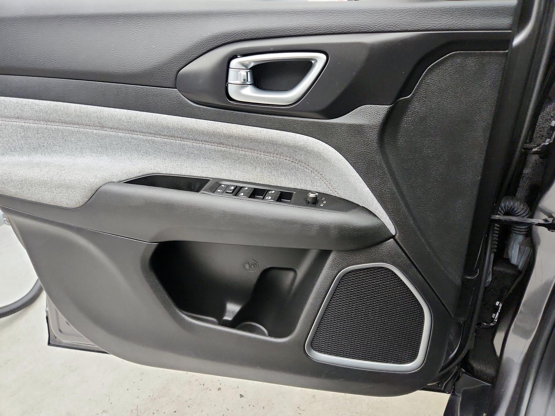 Thumbnail: 2022 Jeep Compass - 12