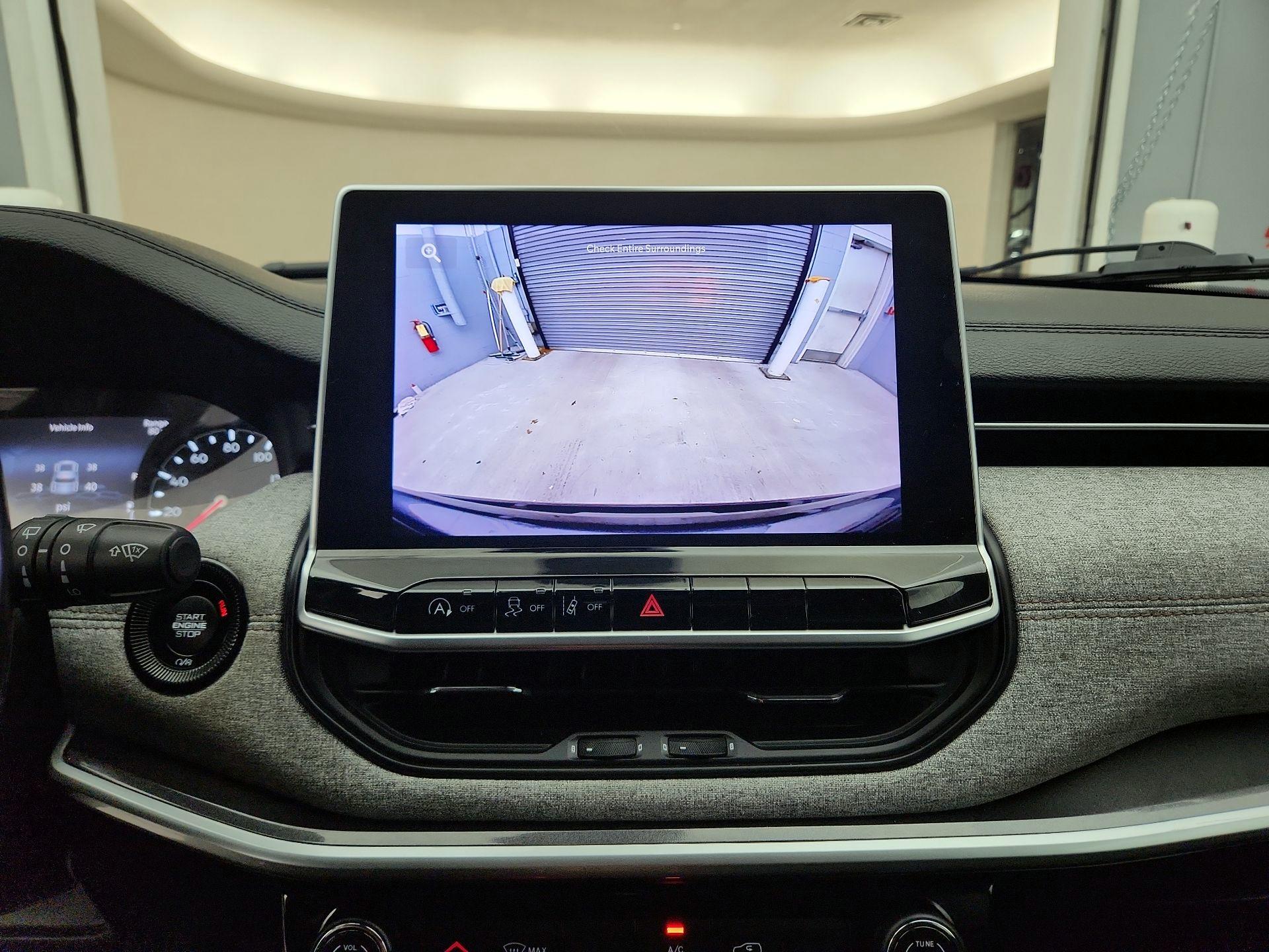 Thumbnail: 2022 Jeep Compass - 14