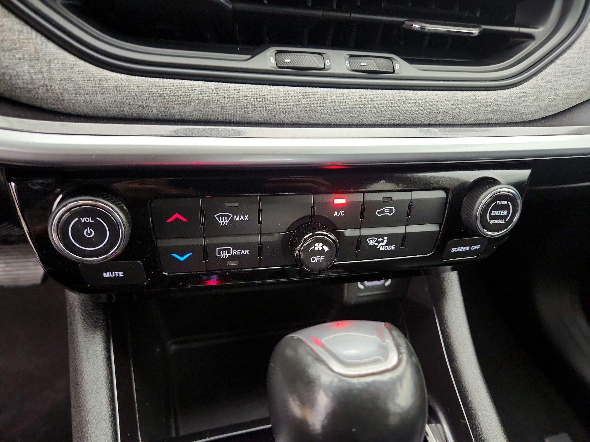 Thumbnail: 2022 Jeep Compass - 16