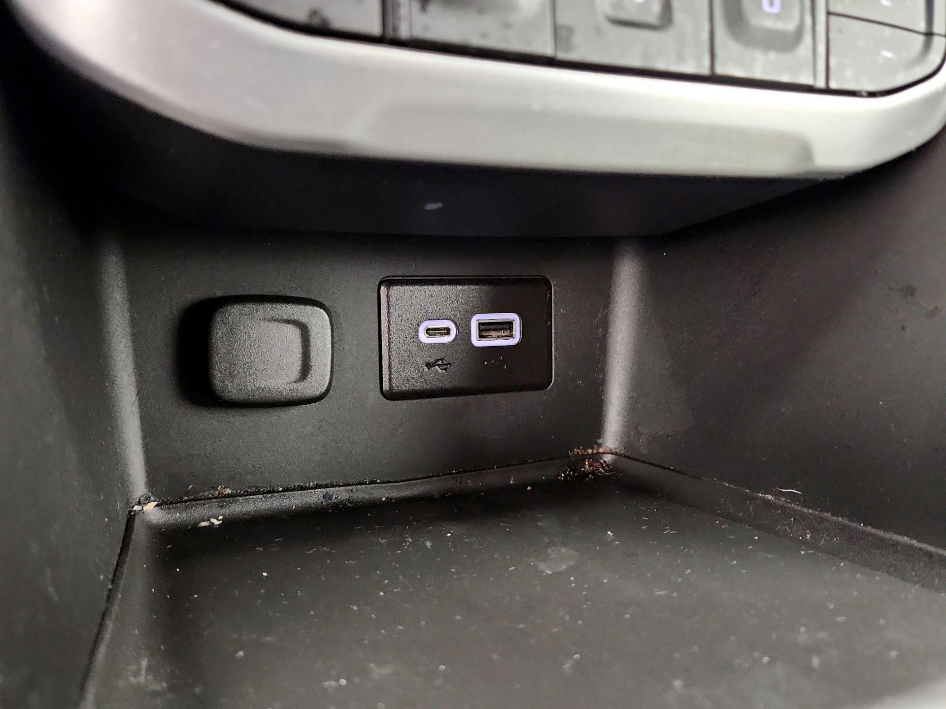 Thumbnail: 2023 GMC Acadia - 18