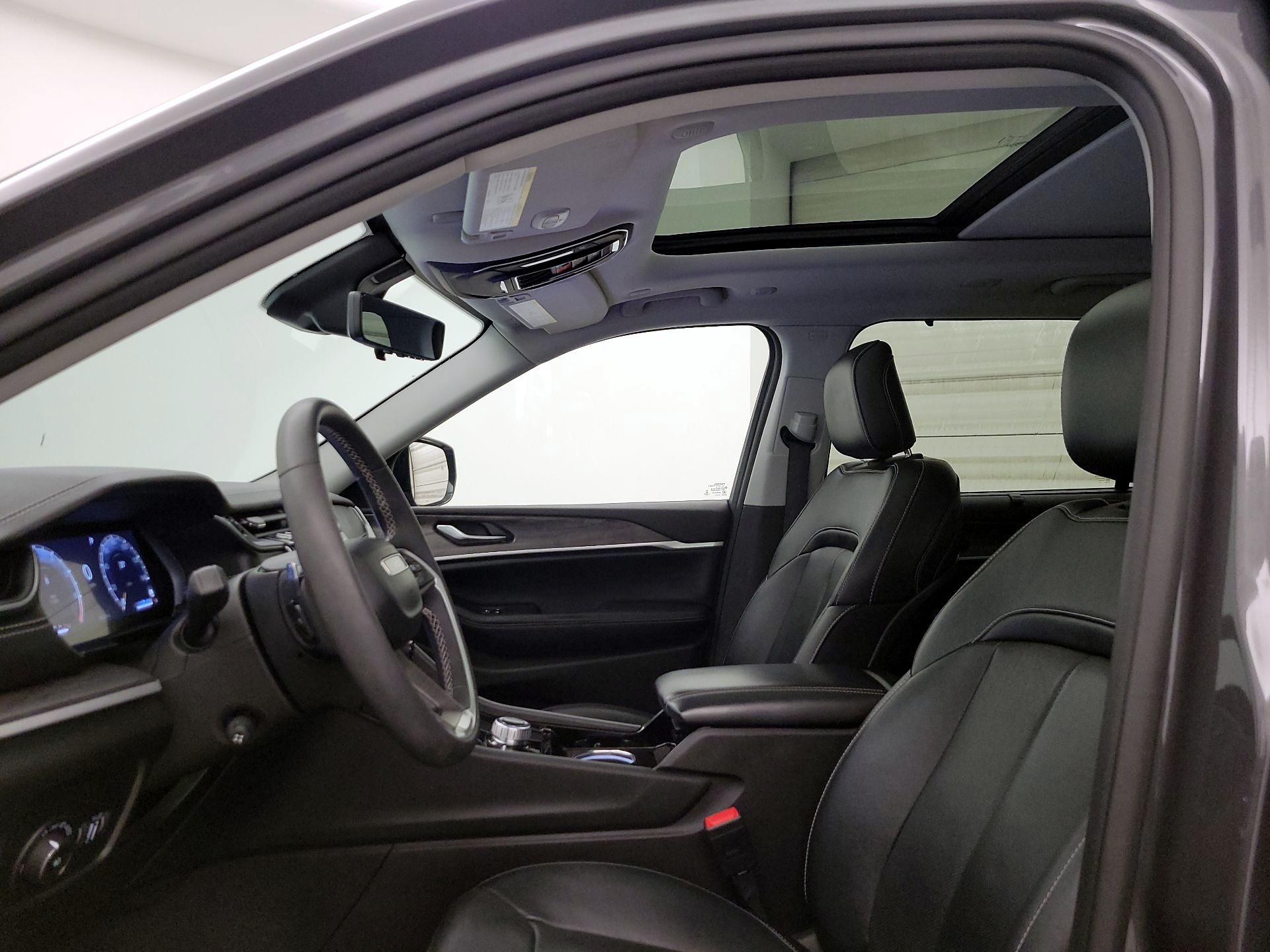 Thumbnail: 2023 Jeep Grand Cherokee L - 20