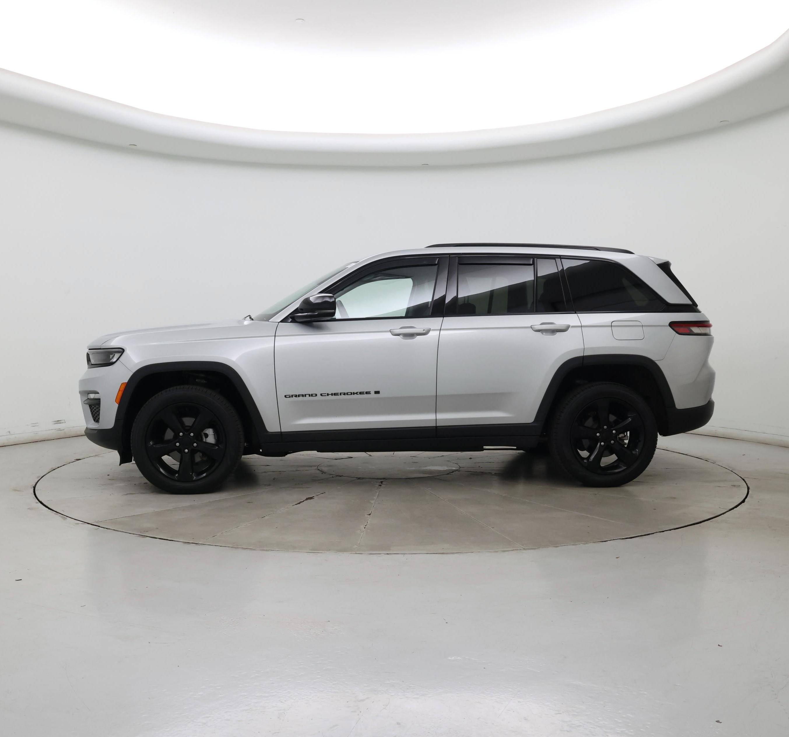 Thumbnail: 2023 Jeep Grand Cherokee - 3