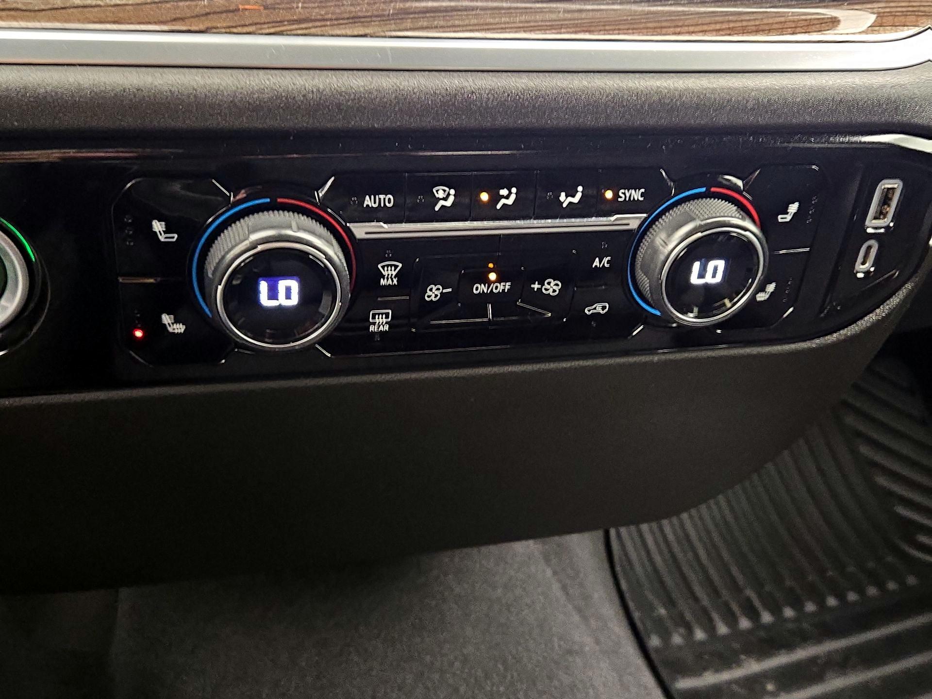 Thumbnail: 2022 Chevrolet Silverado 1500 - 17