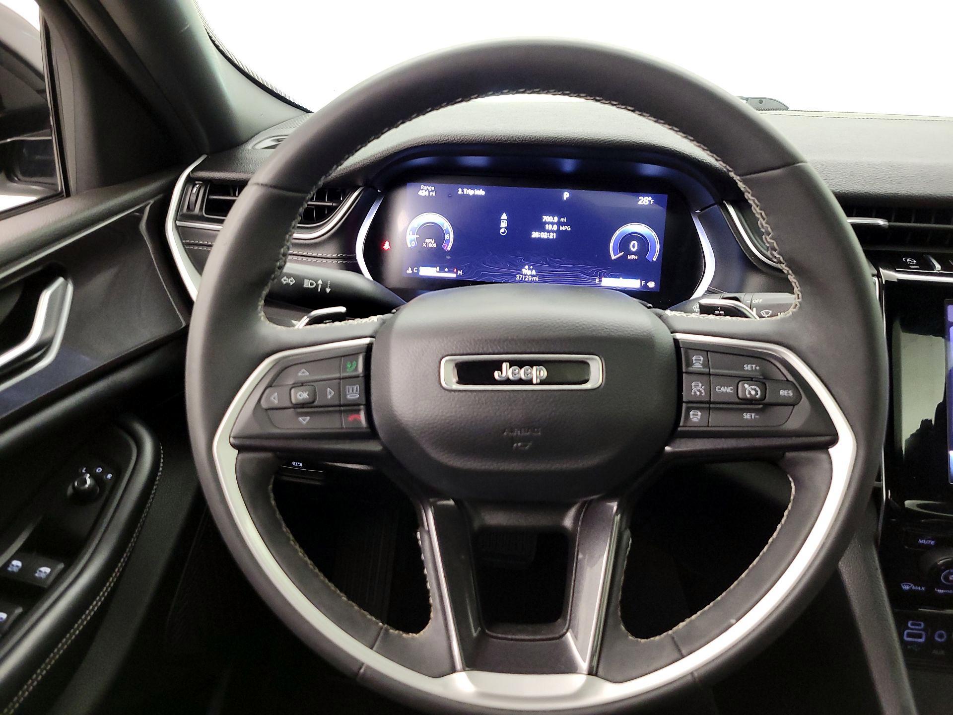 Thumbnail: 2023 Jeep Grand Cherokee - 10