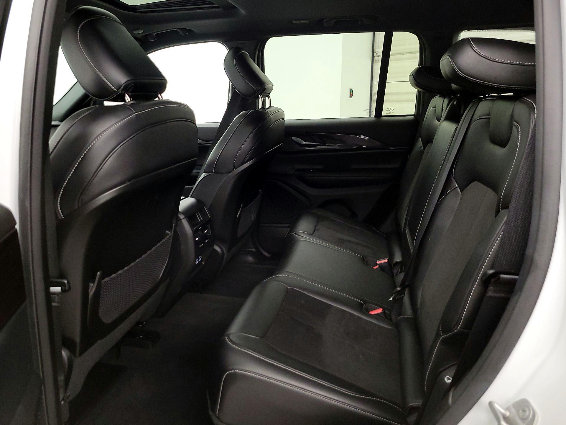 Thumbnail: 2023 Jeep Grand Cherokee - 20