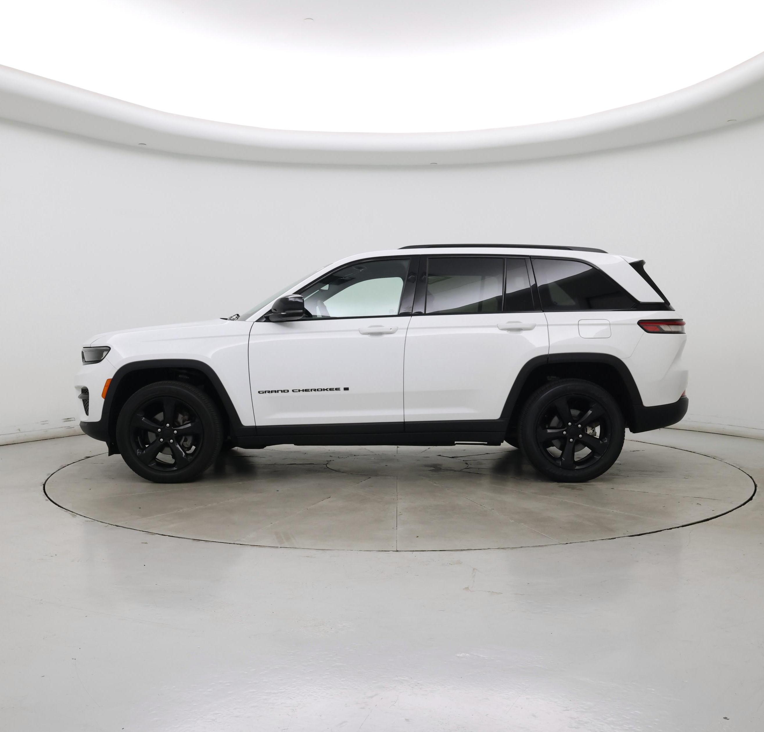 Thumbnail: 2023 Jeep Grand Cherokee - 3