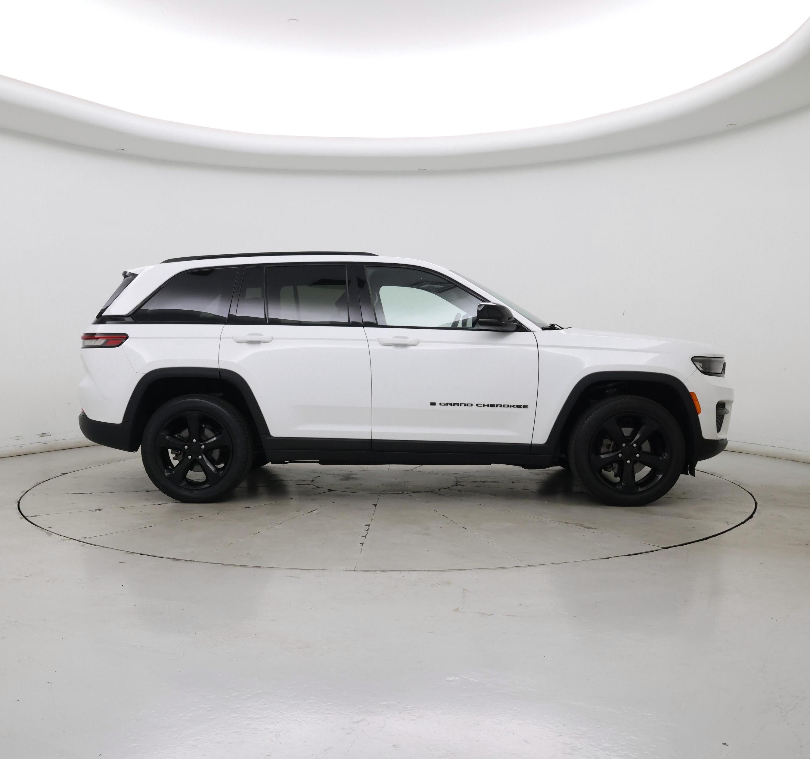 Thumbnail: 2023 Jeep Grand Cherokee - 7