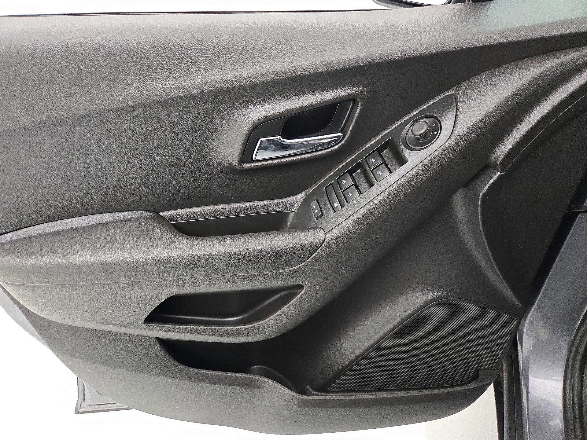 Thumbnail: 2020 Chevrolet Trax - 12