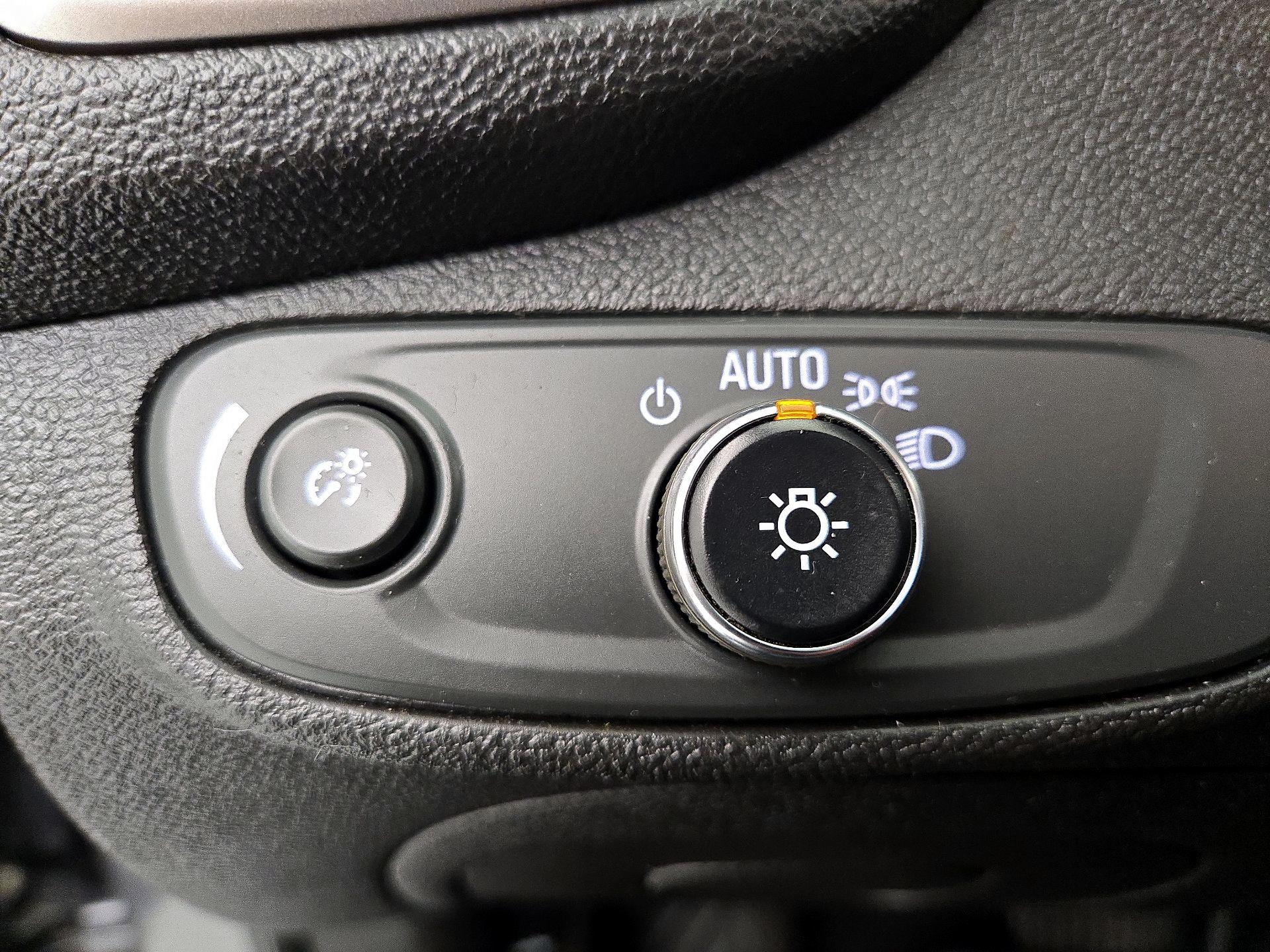 Thumbnail: 2020 Chevrolet Trax - 13