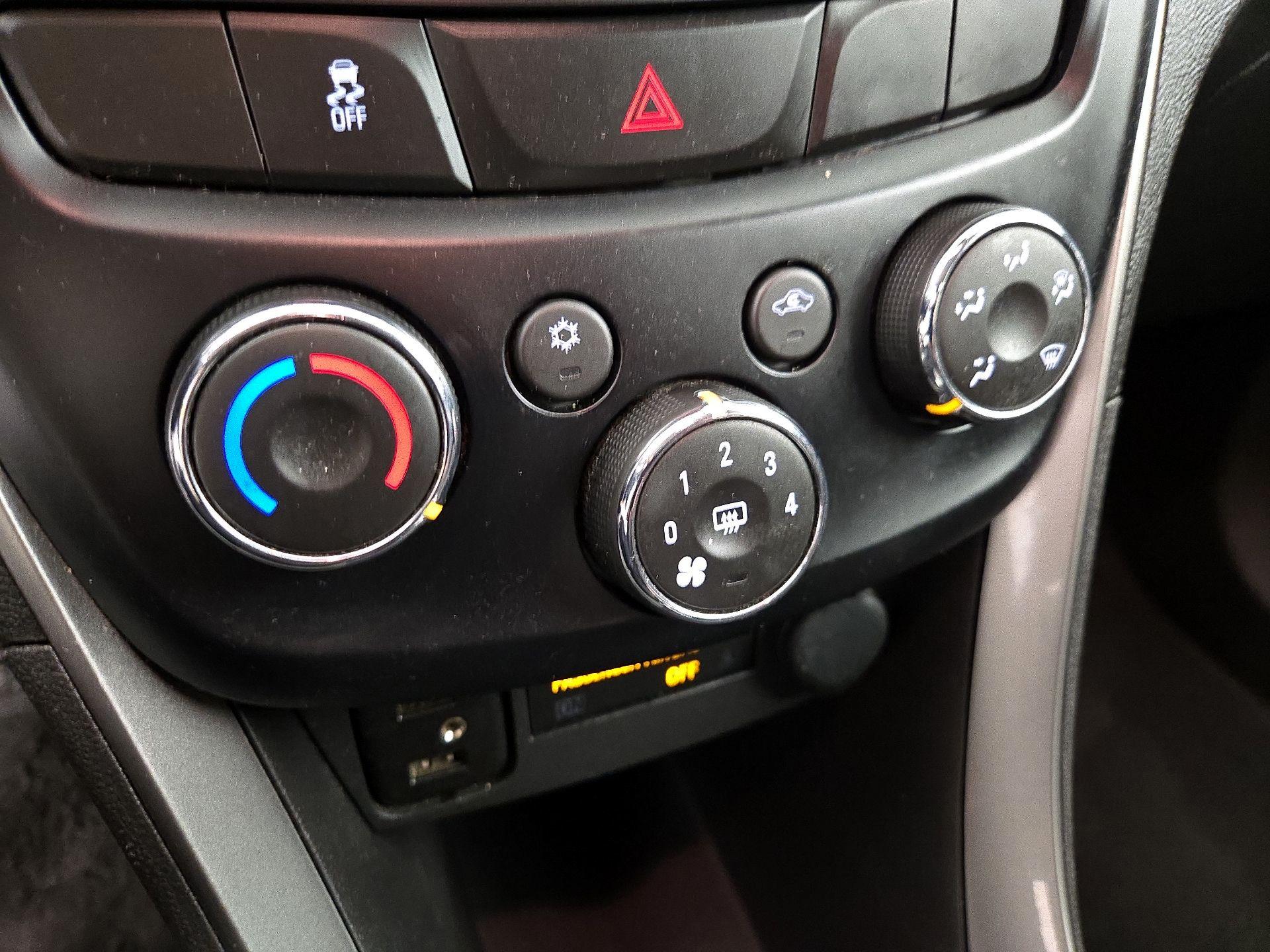 Thumbnail: 2020 Chevrolet Trax - 16