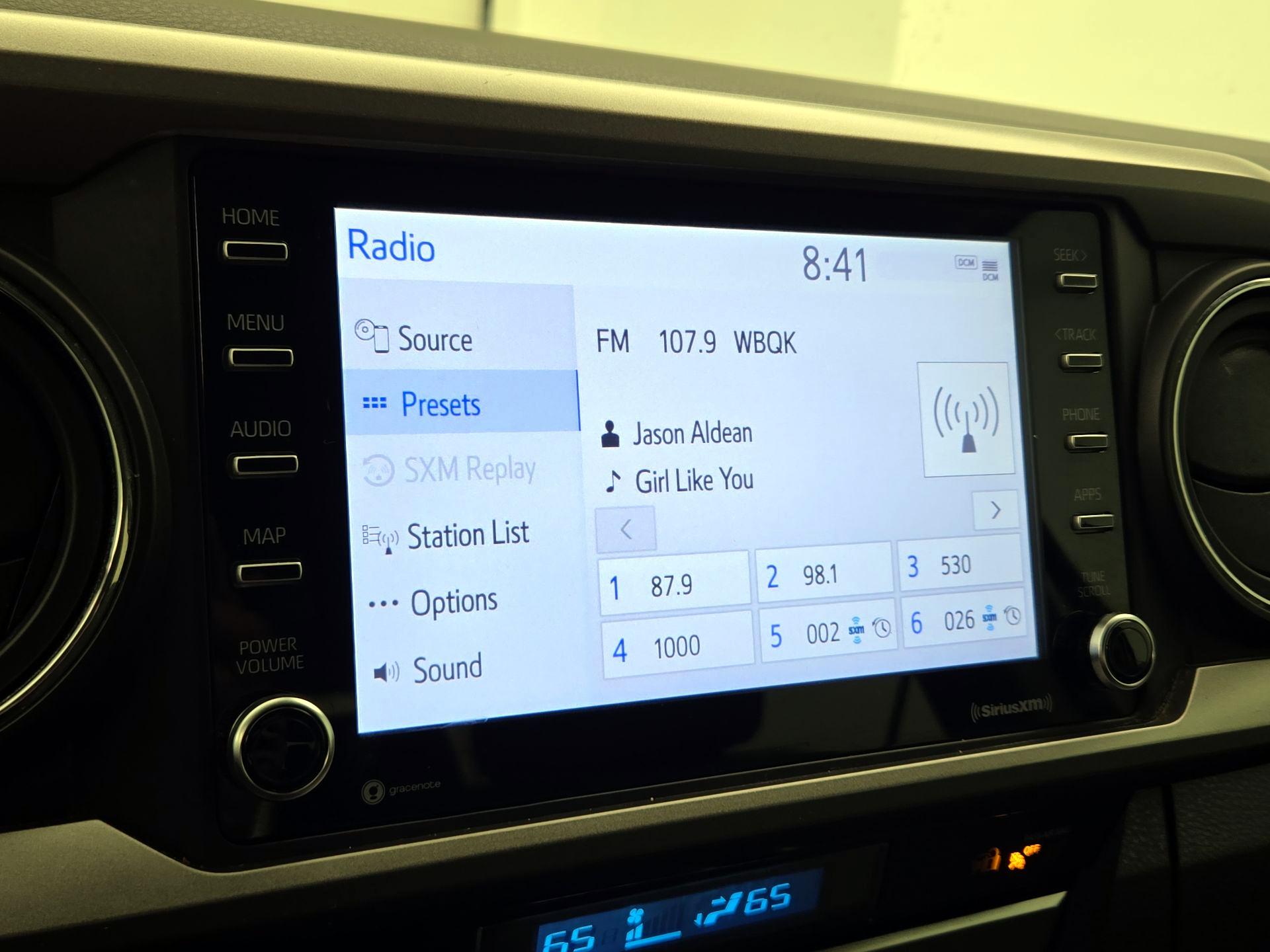 Thumbnail: 2022 Toyota Tacoma - 15