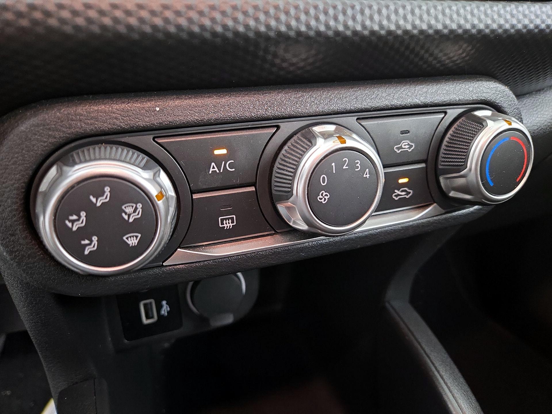 Thumbnail: 2023 Nissan Kicks - 16