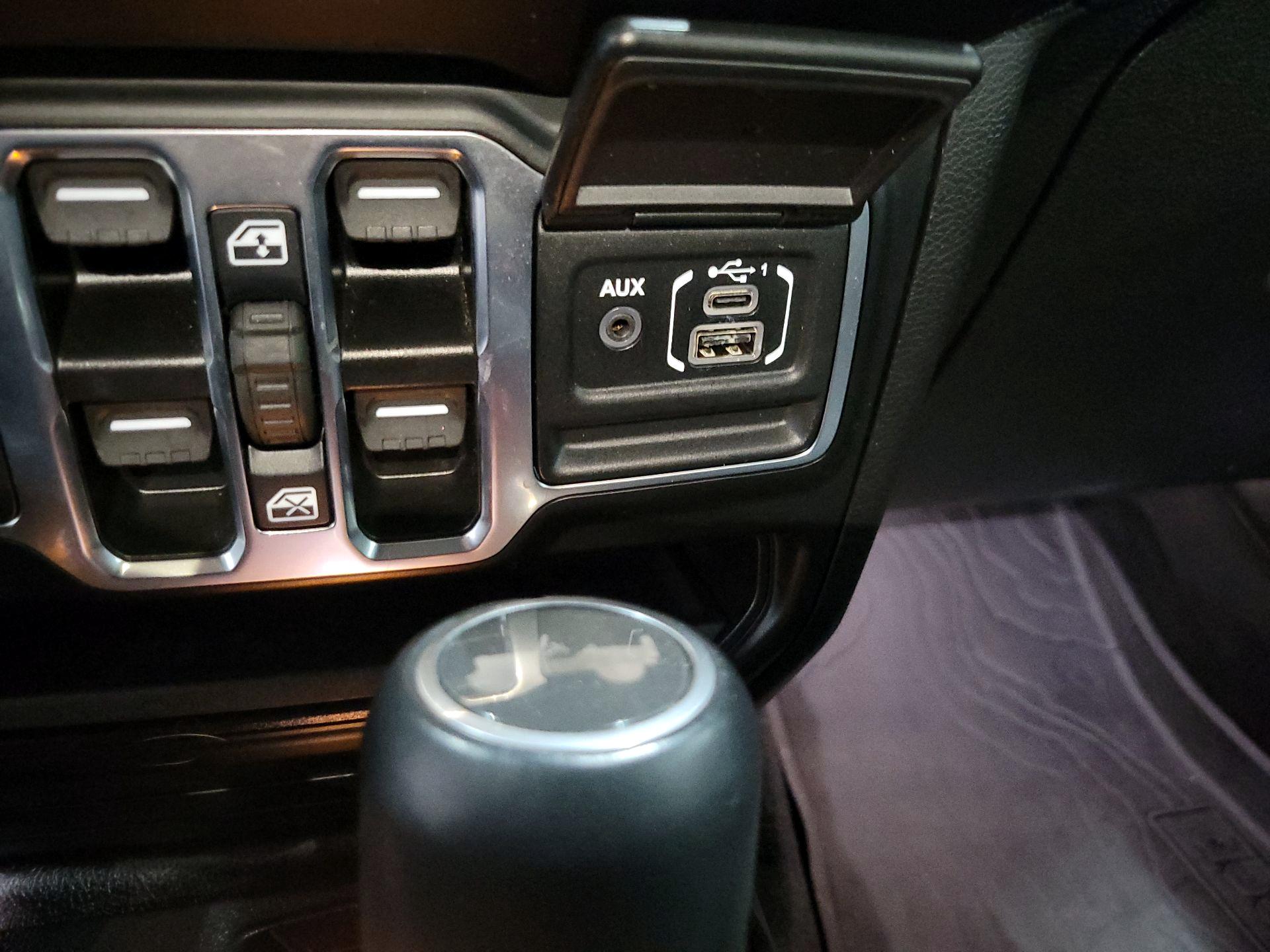 Thumbnail: 2023 Jeep Wrangler - 18