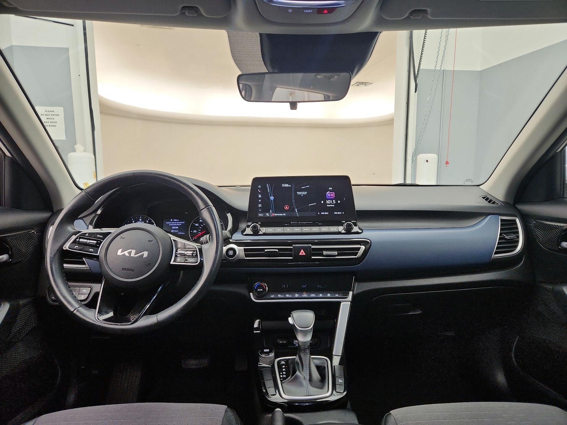 Thumbnail: 2023 Kia Seltos - 9