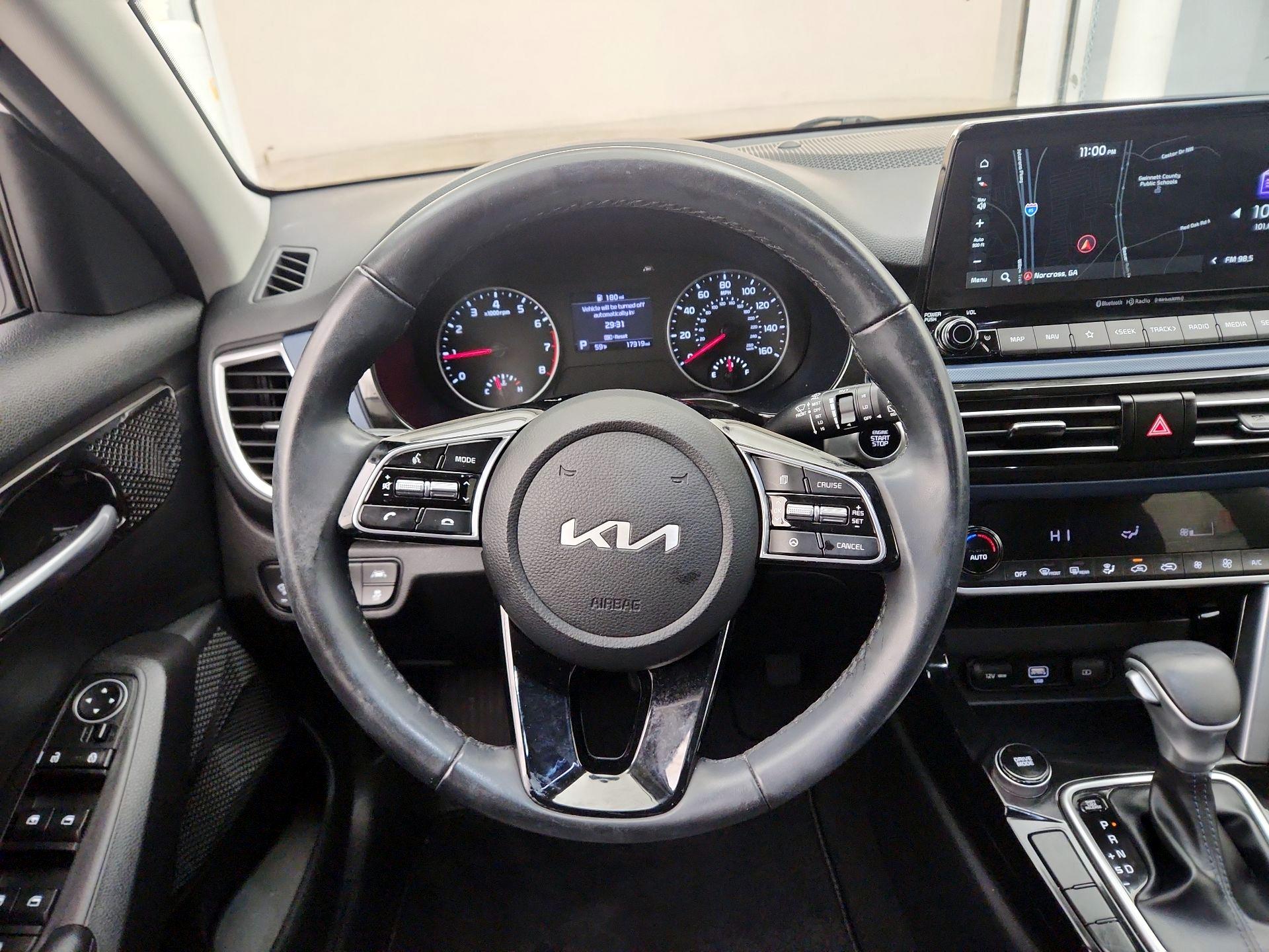 Thumbnail: 2023 Kia Seltos - 10