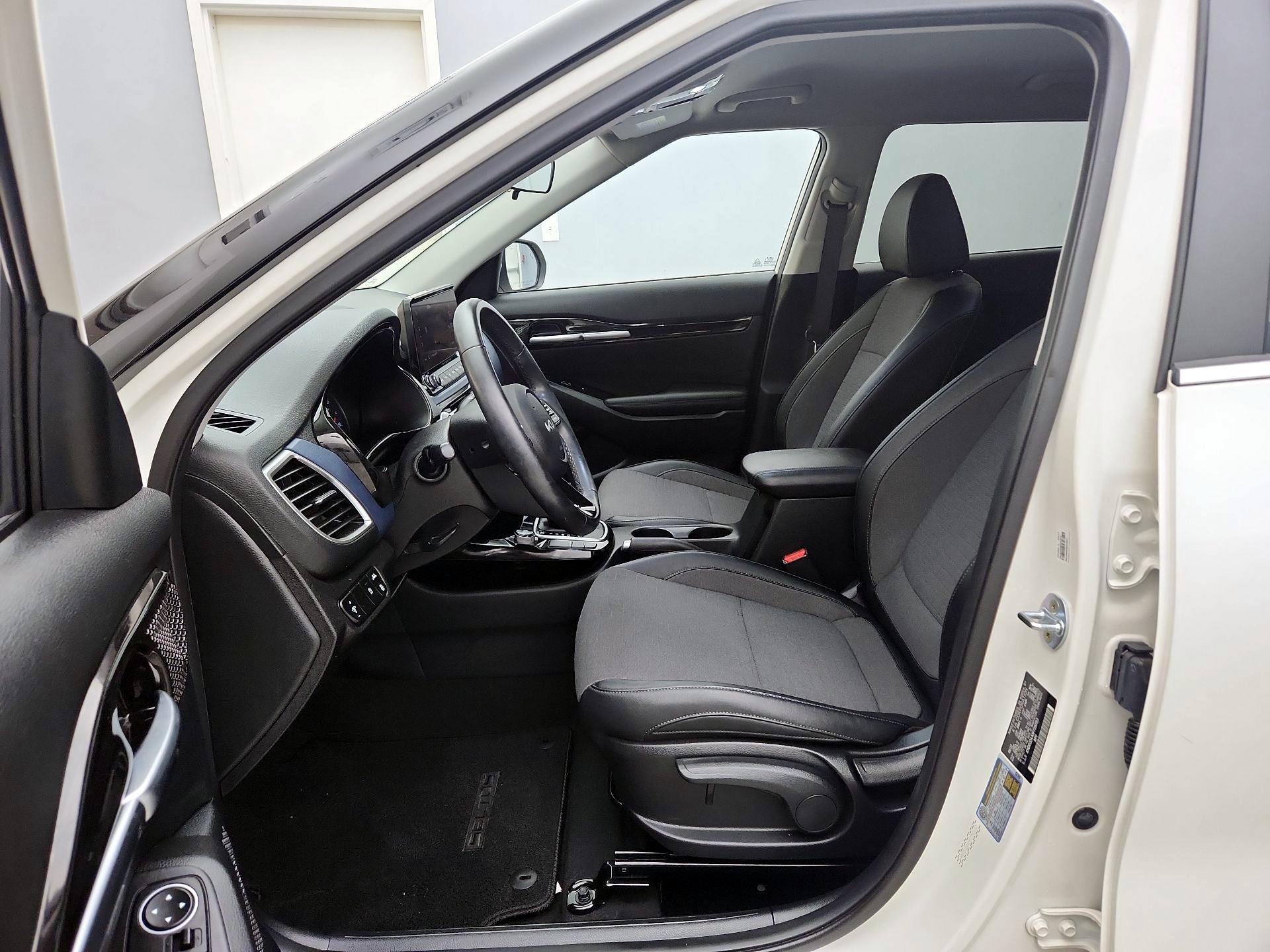 Thumbnail: 2023 Kia Seltos - 11