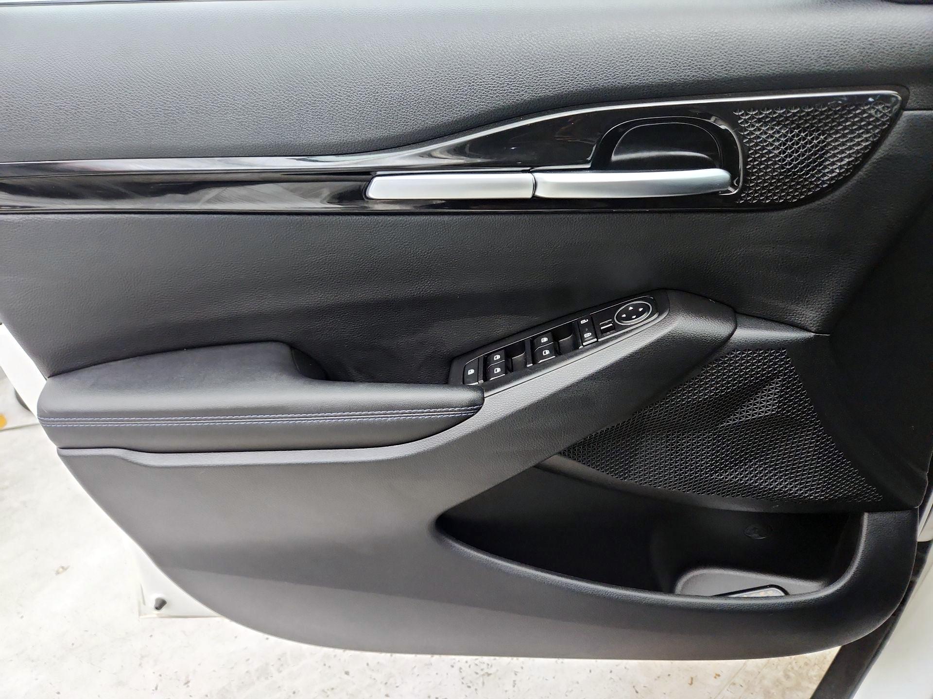 Thumbnail: 2023 Kia Seltos - 12