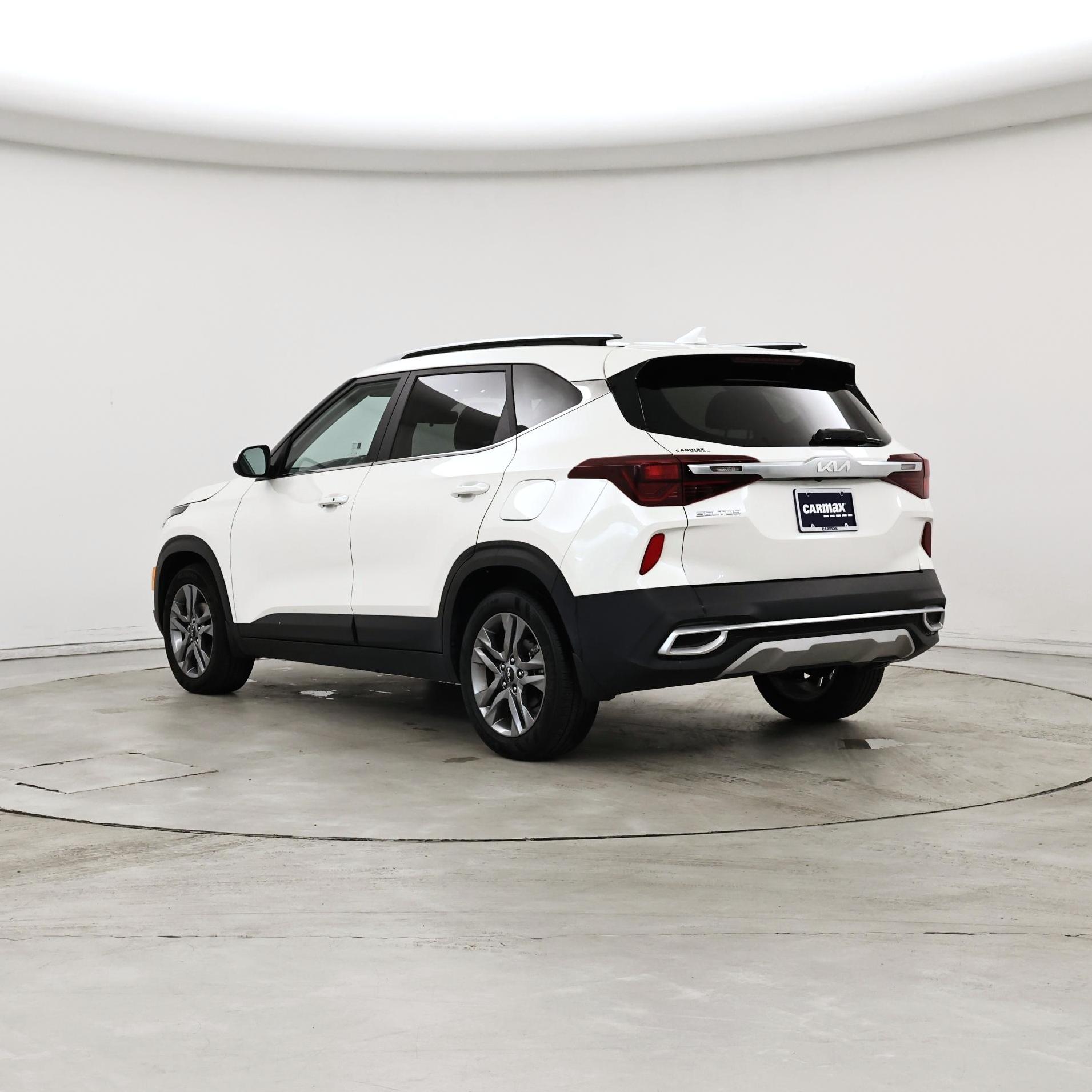 Thumbnail: 2023 Kia Seltos - 2