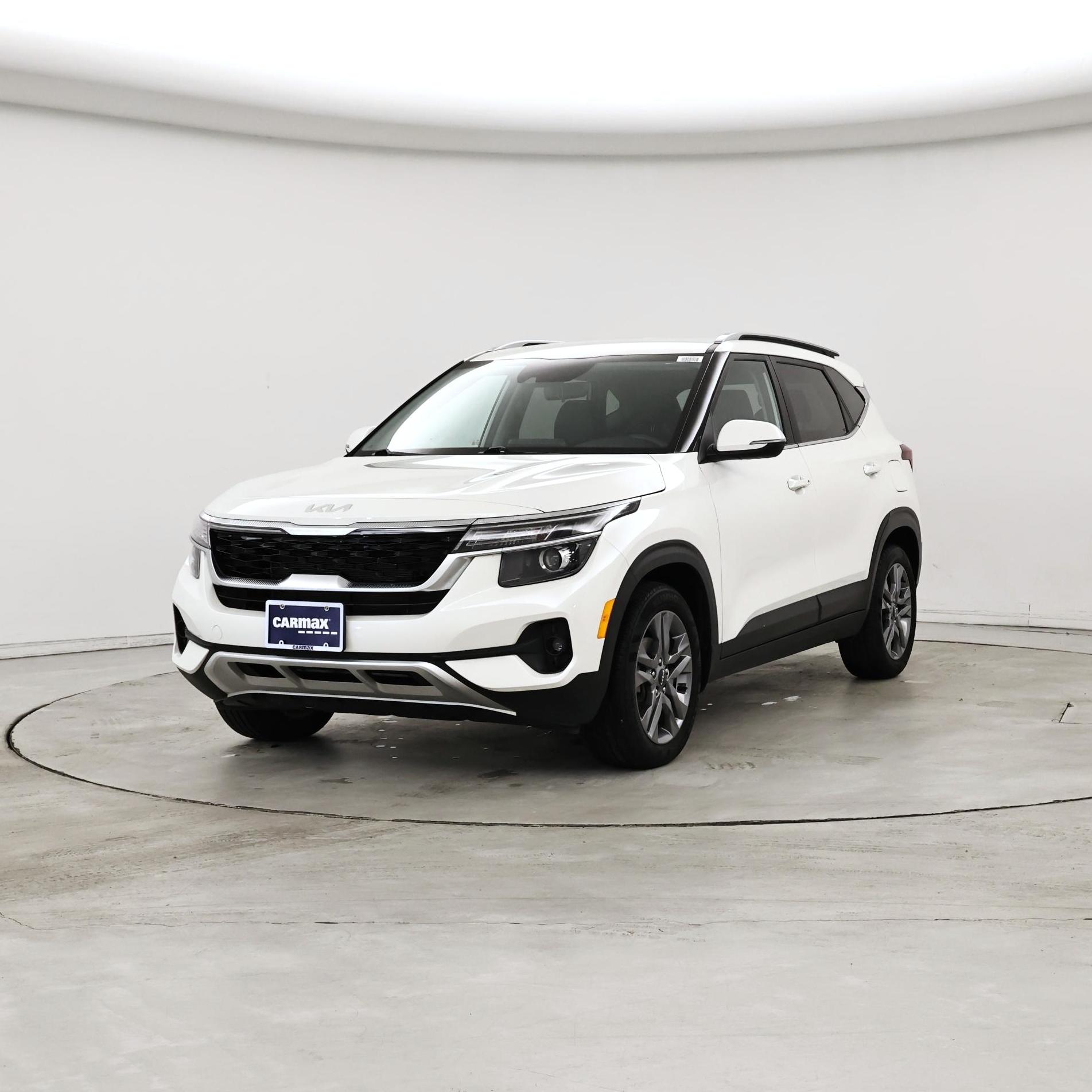 Thumbnail: 2023 Kia Seltos - 4