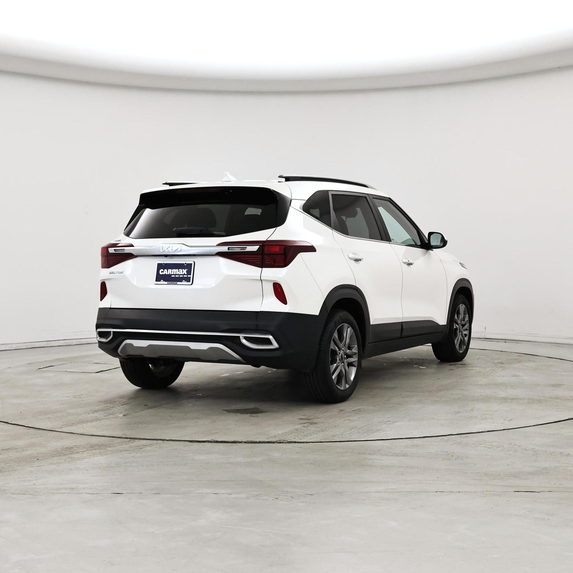 Thumbnail: 2023 Kia Seltos - 8