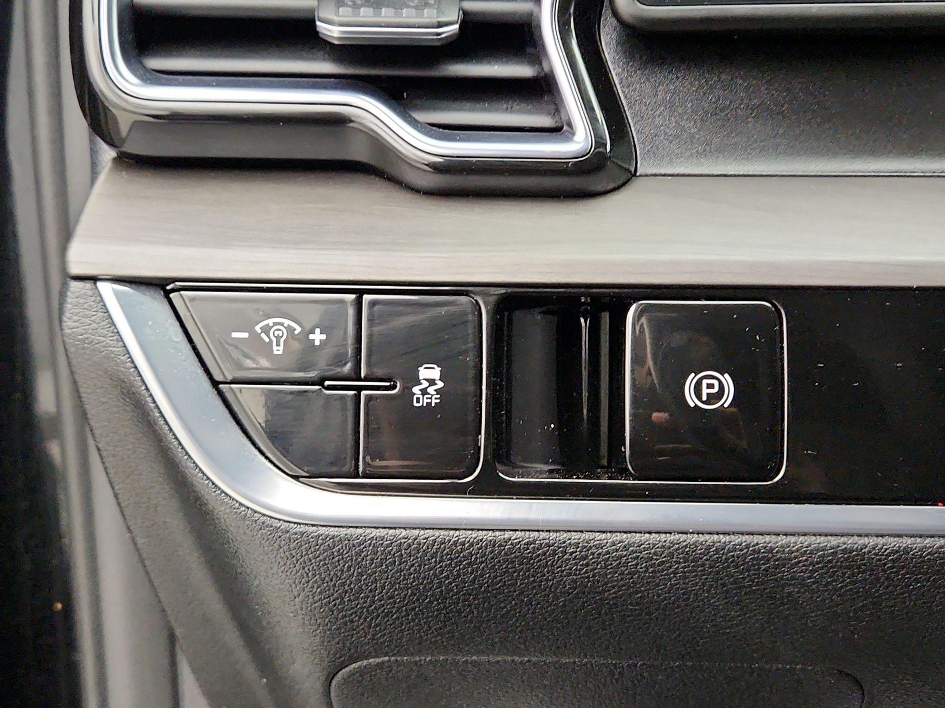 Thumbnail: 2023 Kia Sportage - 13