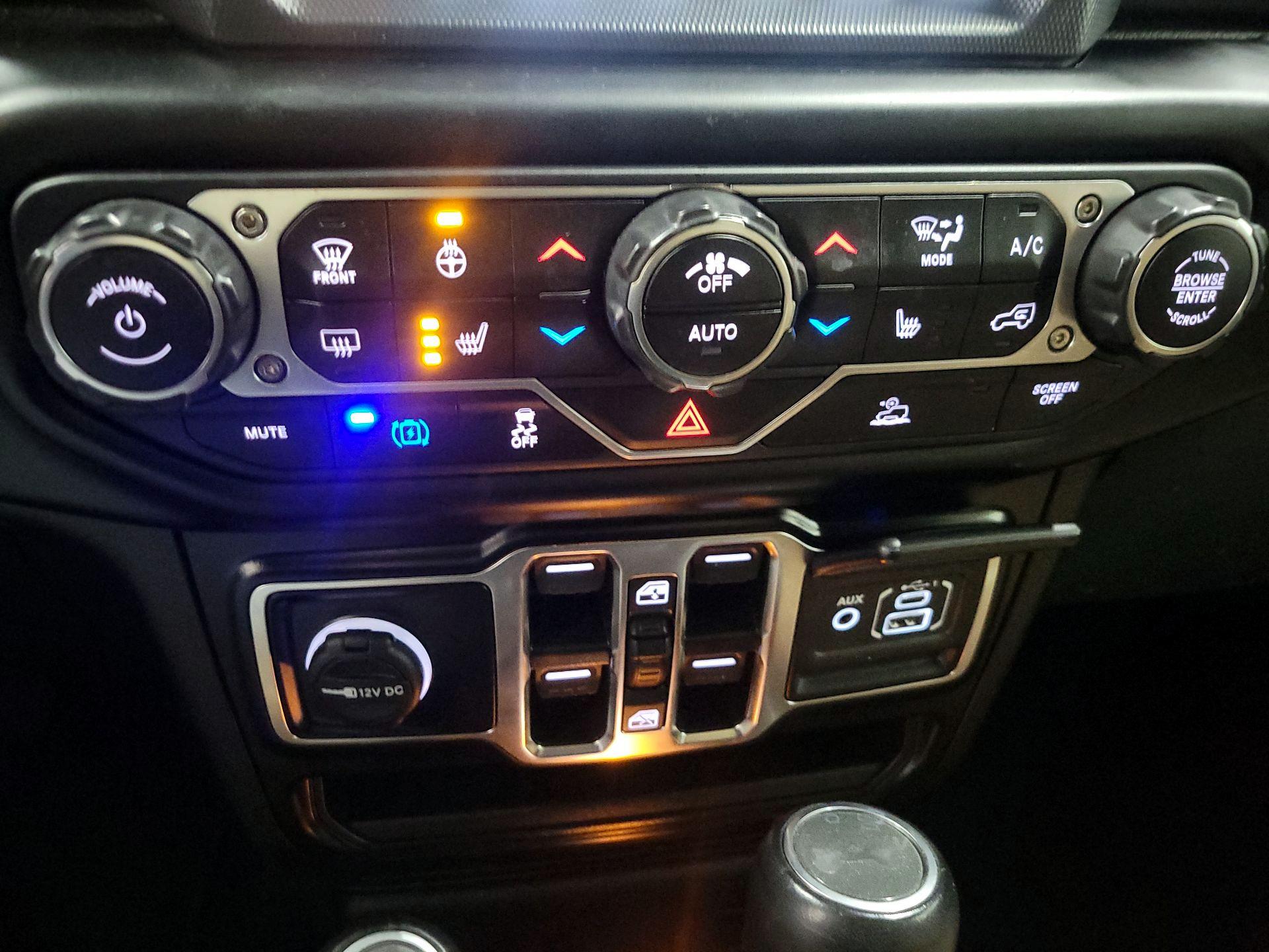 Thumbnail: 2022 Jeep Wrangler - 17