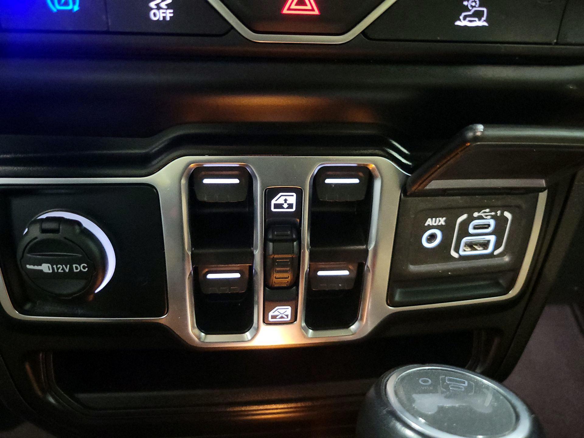 Thumbnail: 2022 Jeep Wrangler - 19