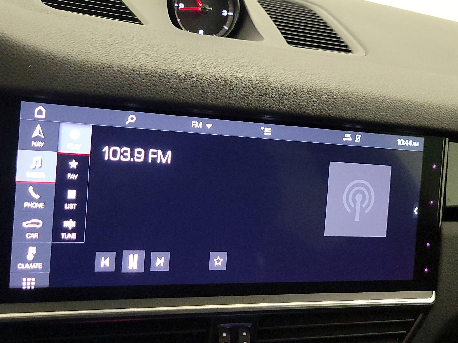 Thumbnail: 2019 Porsche Cayenne - 16