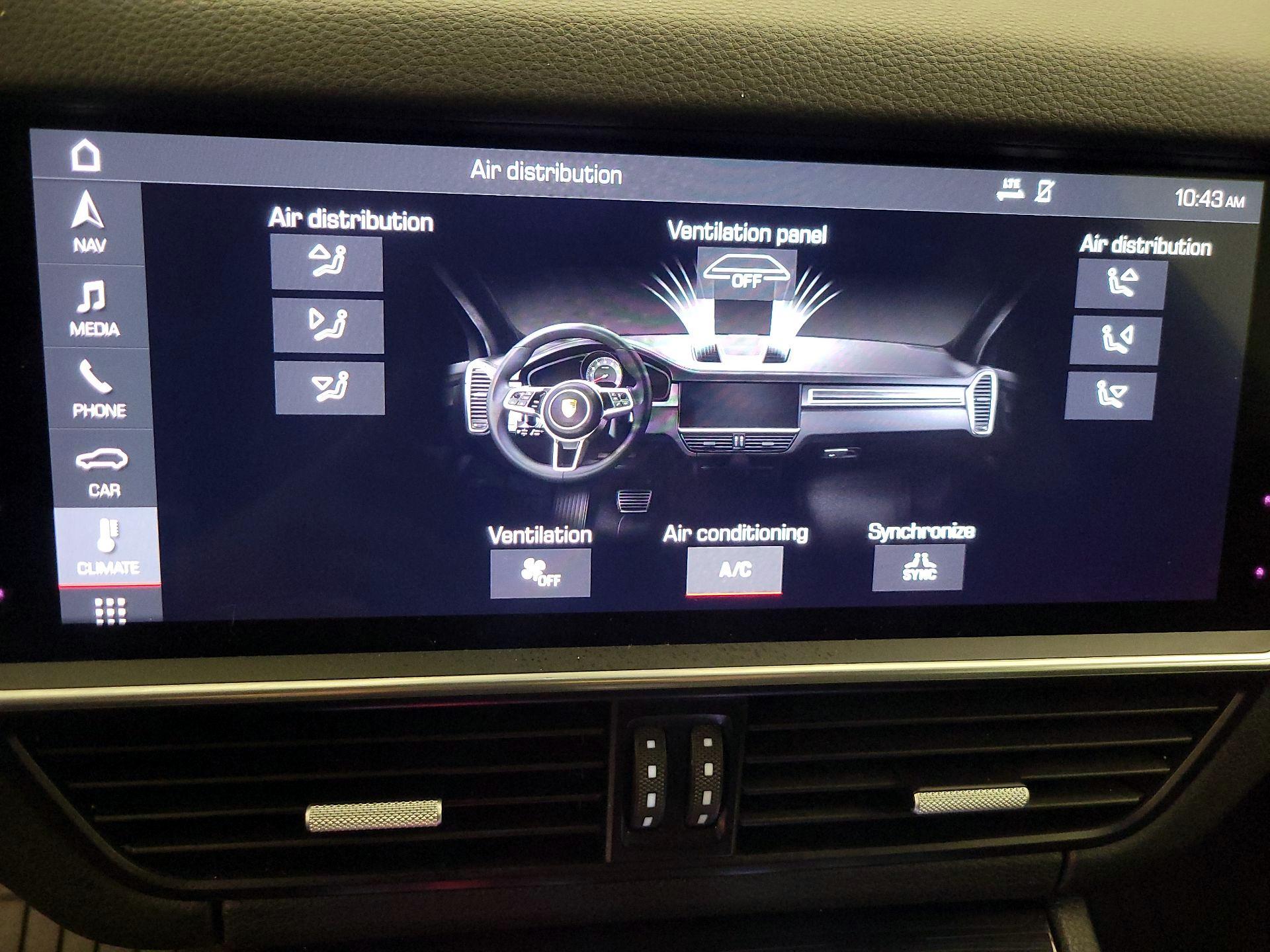 Thumbnail: 2019 Porsche Cayenne - 17