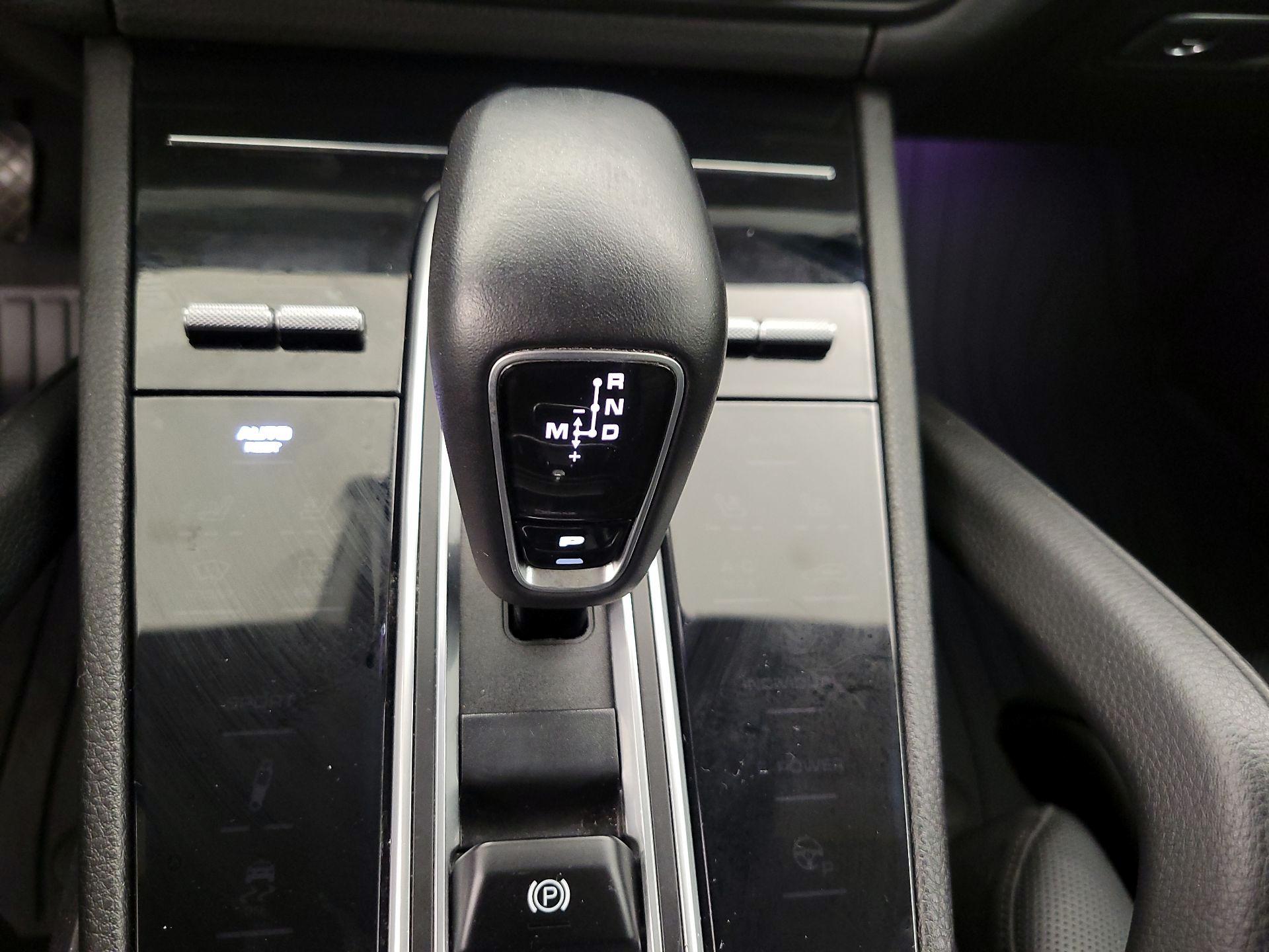 Thumbnail: 2019 Porsche Cayenne - 18