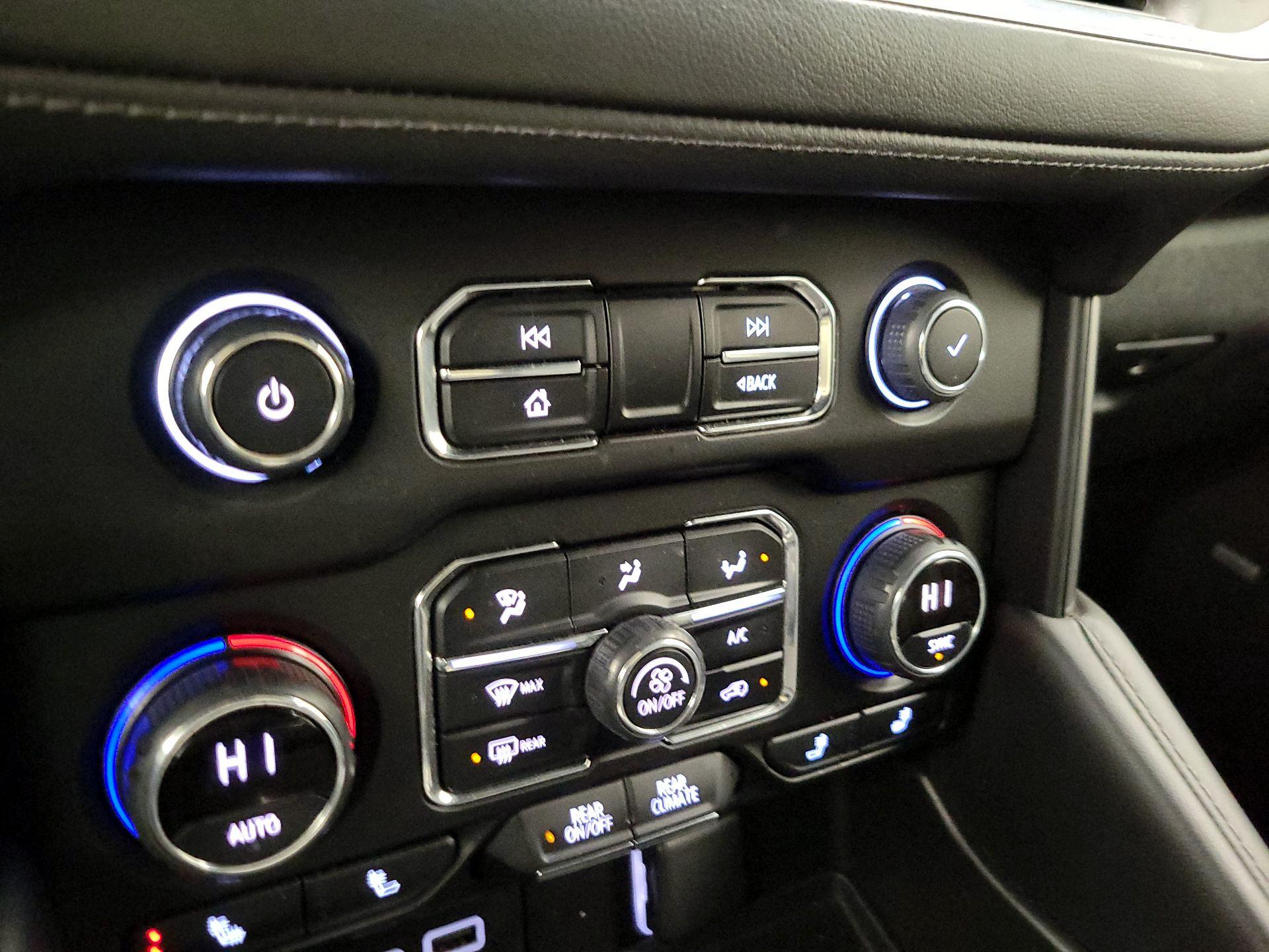 Thumbnail: 2021 Chevrolet Suburban - 16