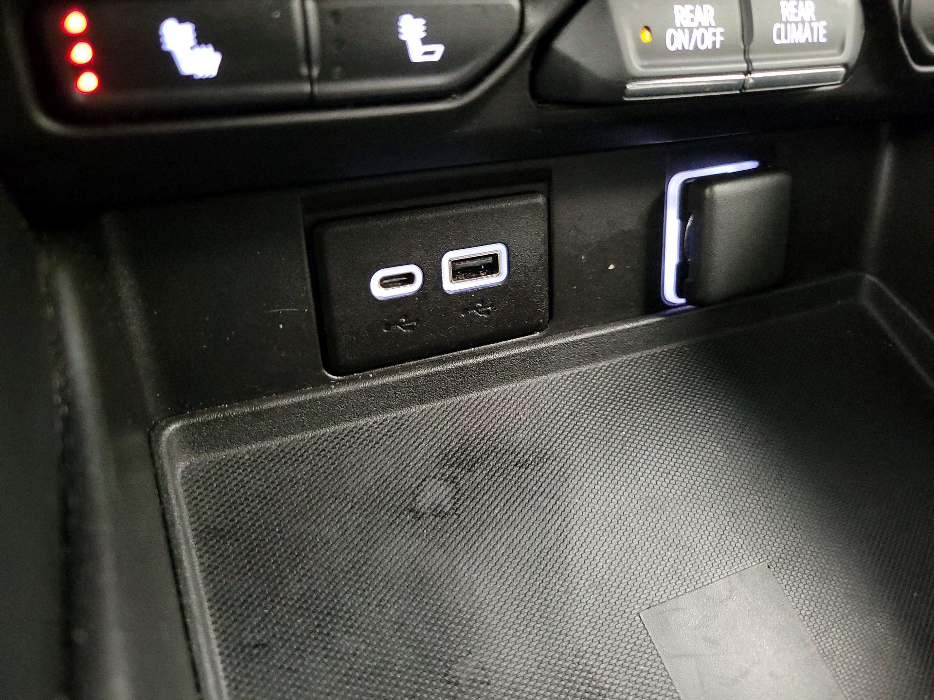 Thumbnail: 2021 Chevrolet Suburban - 18