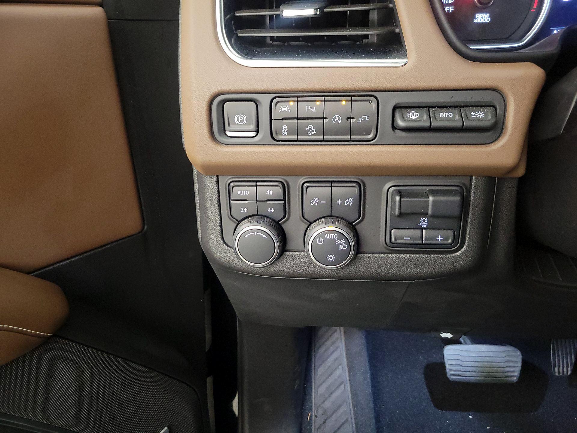 Thumbnail: 2021 Chevrolet Tahoe - 13