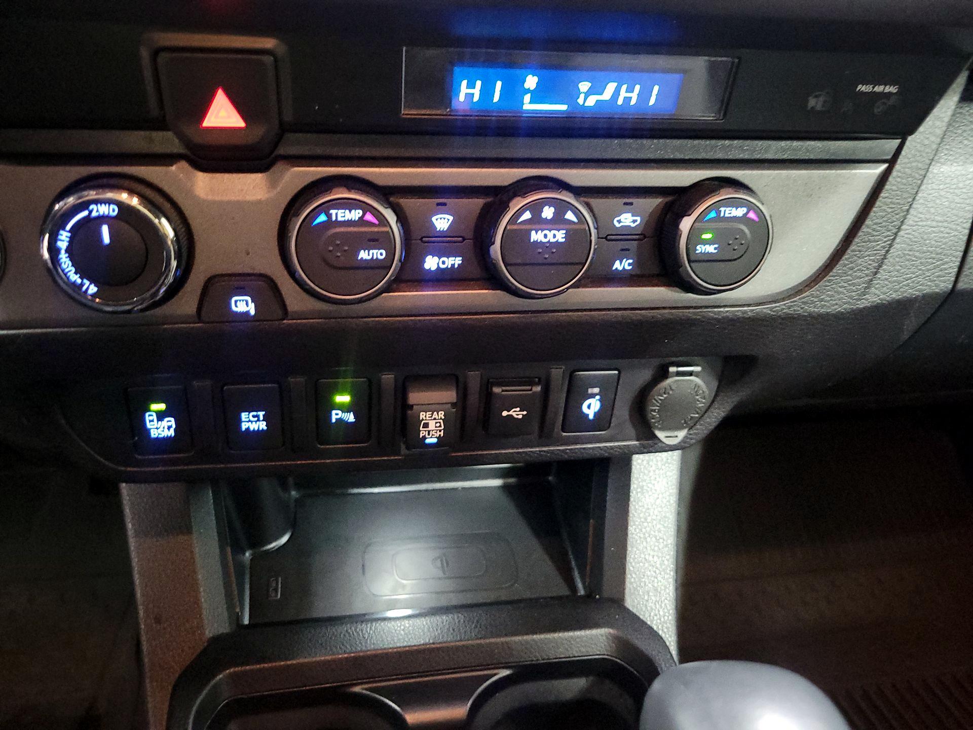 Thumbnail: 2022 Toyota Tacoma - 16