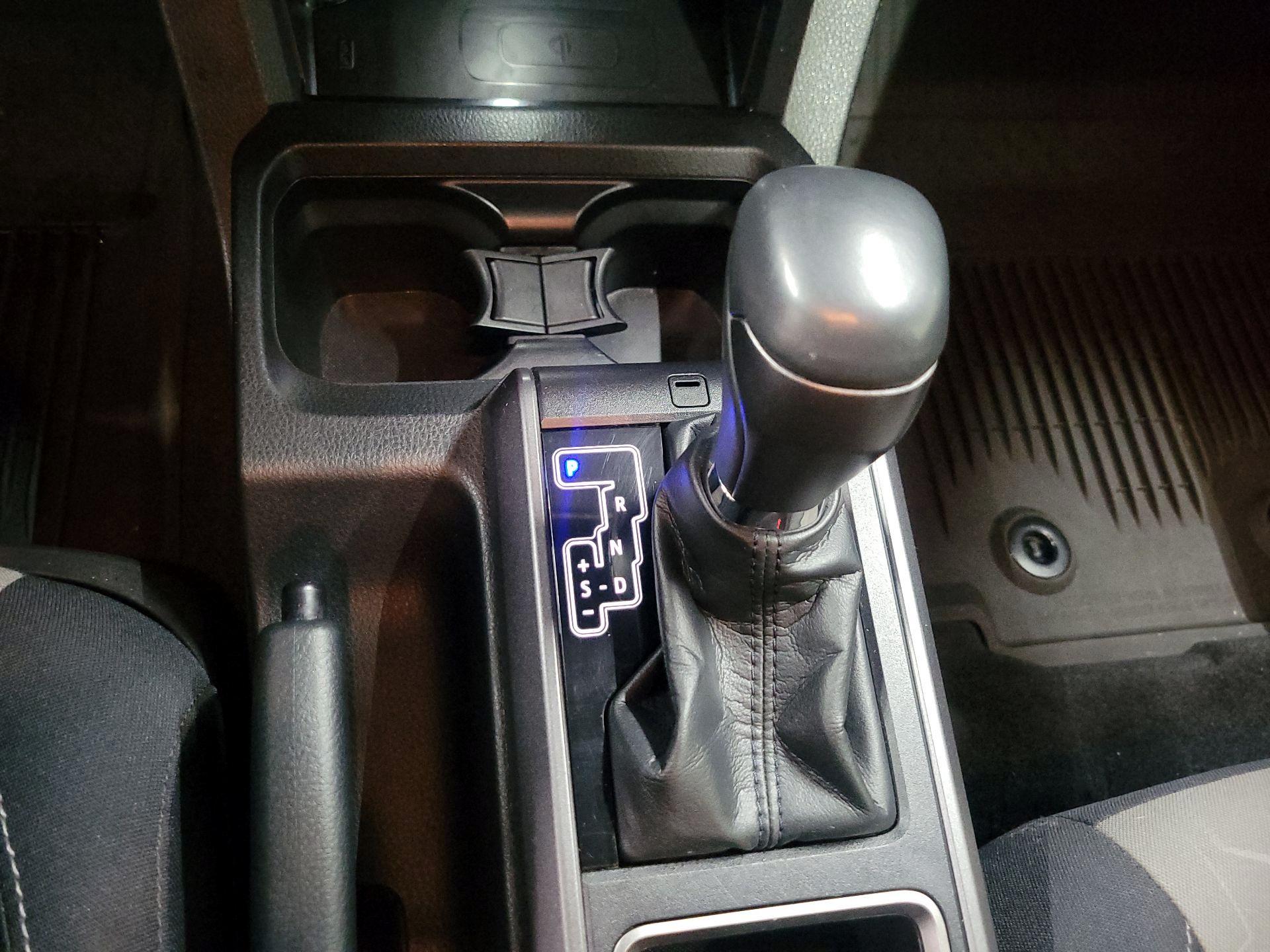 Thumbnail: 2022 Toyota Tacoma - 17