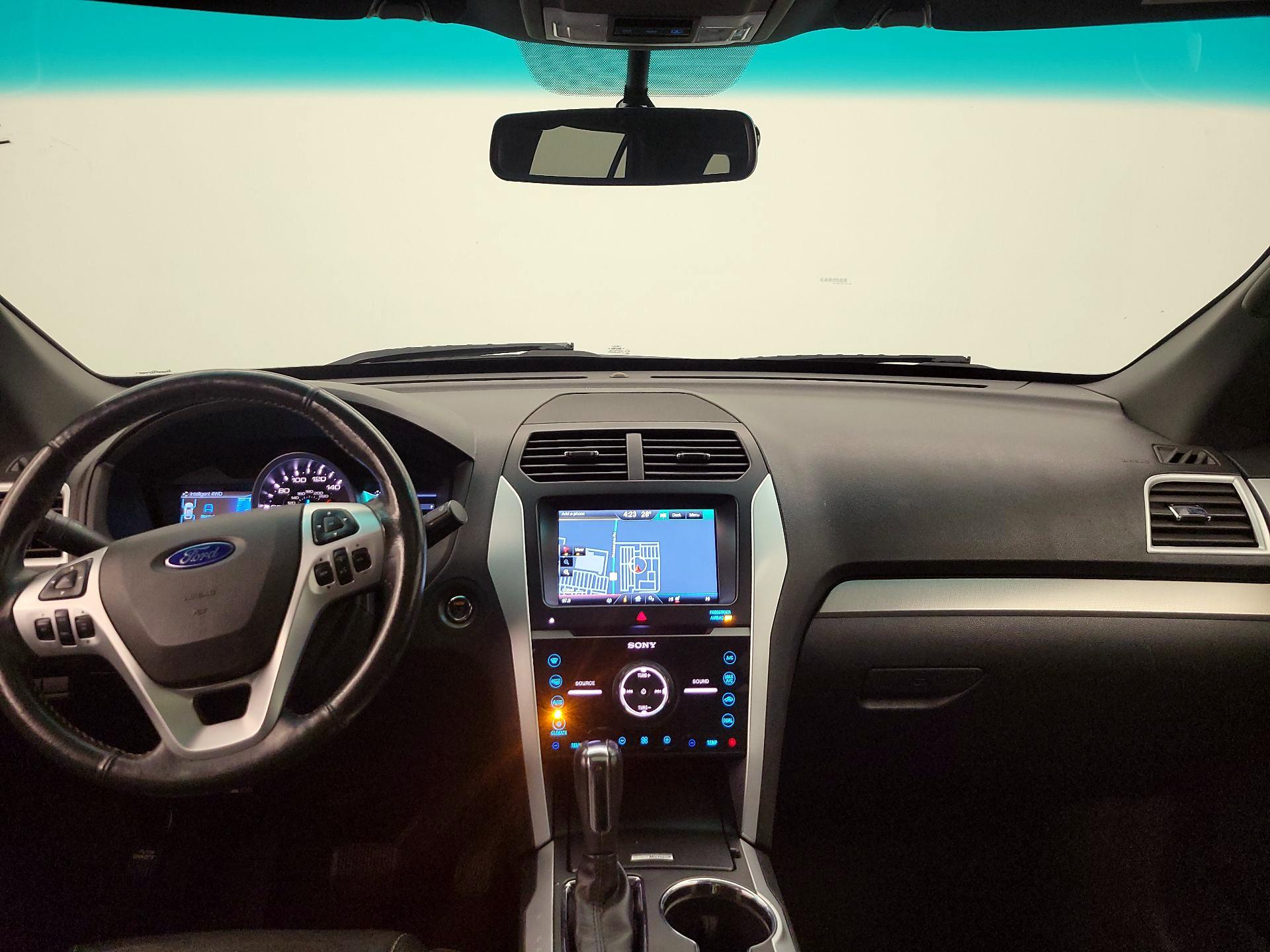 Thumbnail: 2015 Ford Explorer - 9