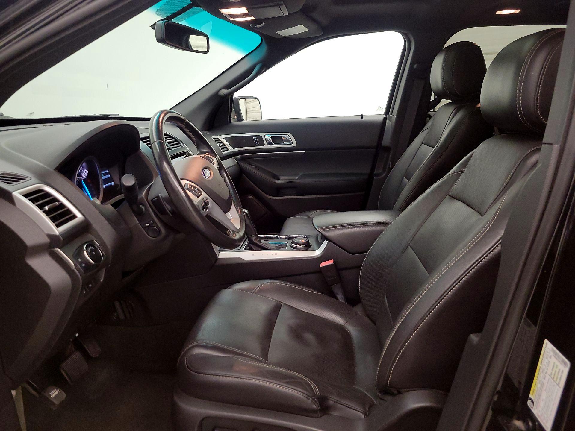 Thumbnail: 2015 Ford Explorer - 11